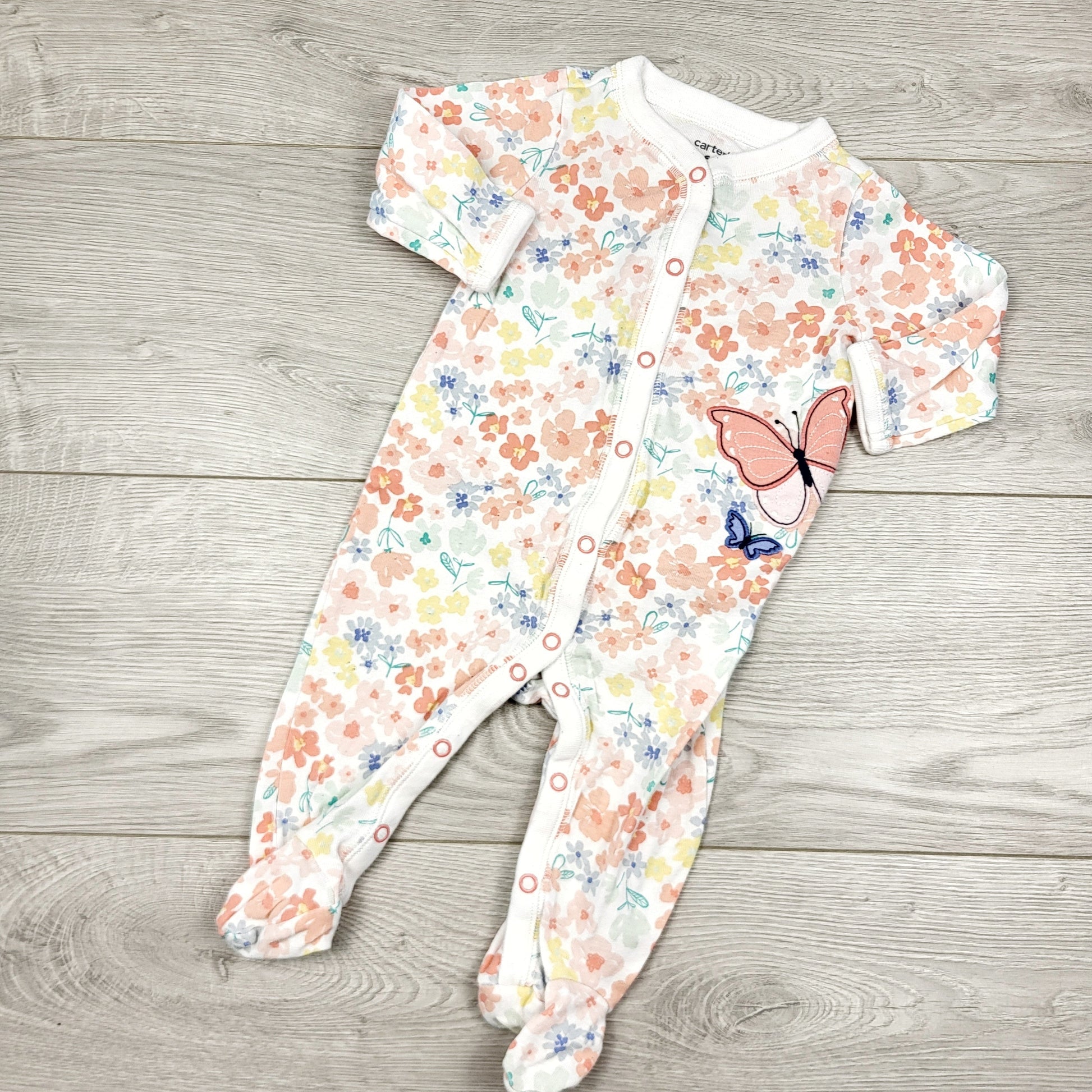 CAAC1 - Grenouillère Carters en coton blanc à imprimé floral et papillon. Taille 6 mois