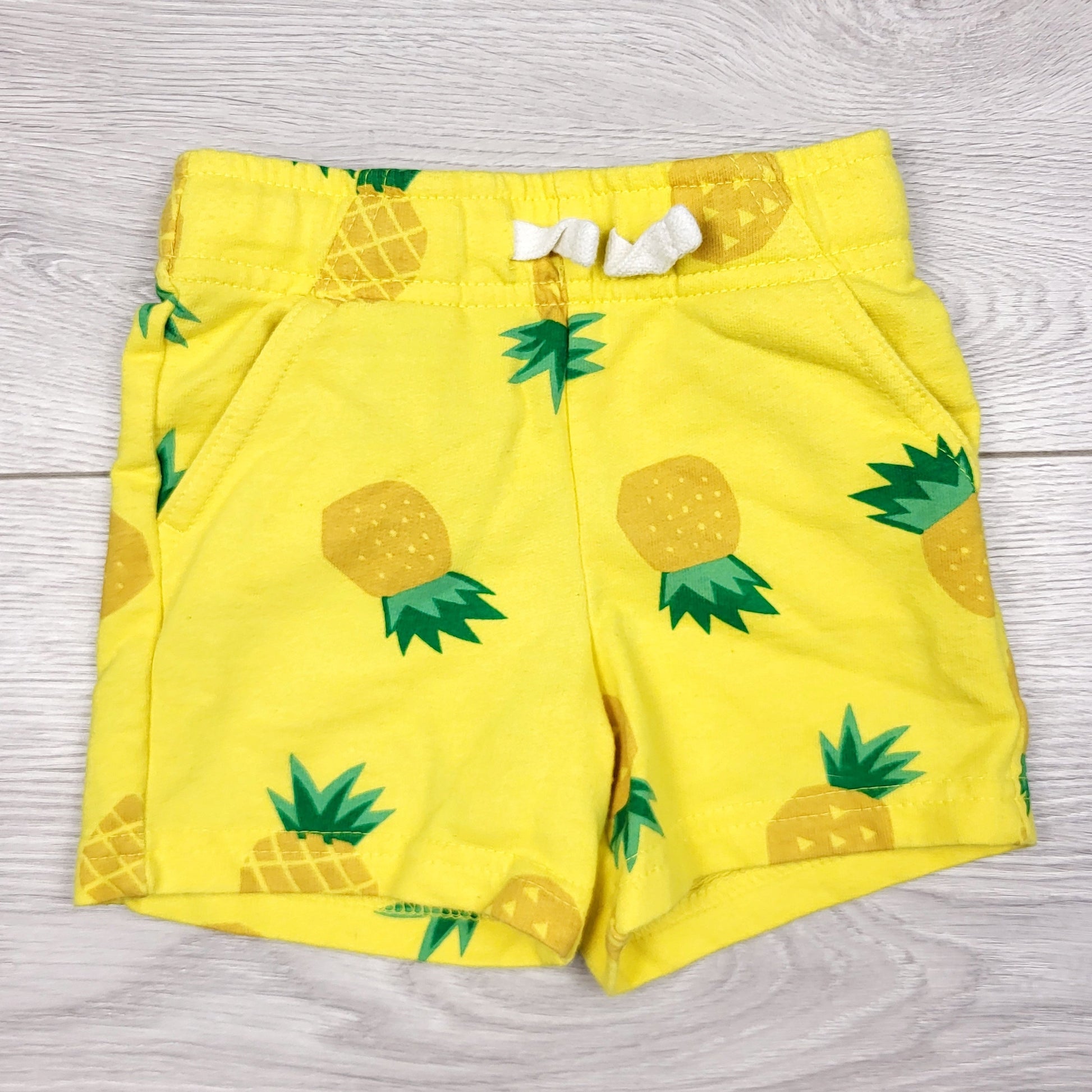 DMKY2 - Short jaune ananas Cat and Jack. Taille 12 mois
