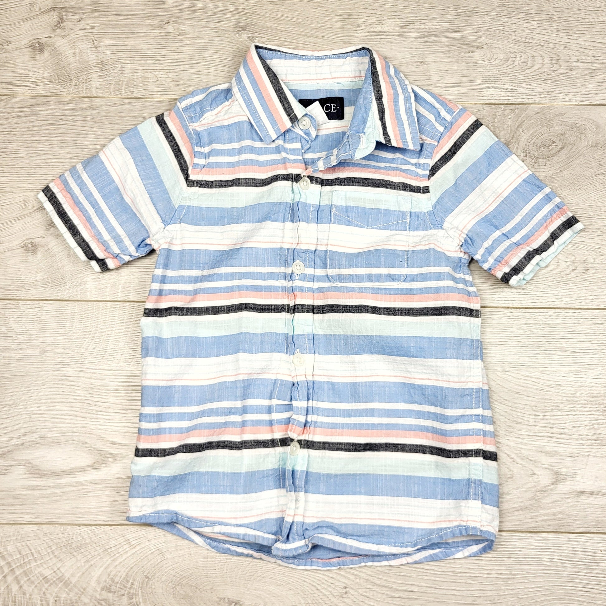 KLJ1 - Chemise boutonnée à rayures bleues Children's Place. Taille 4T