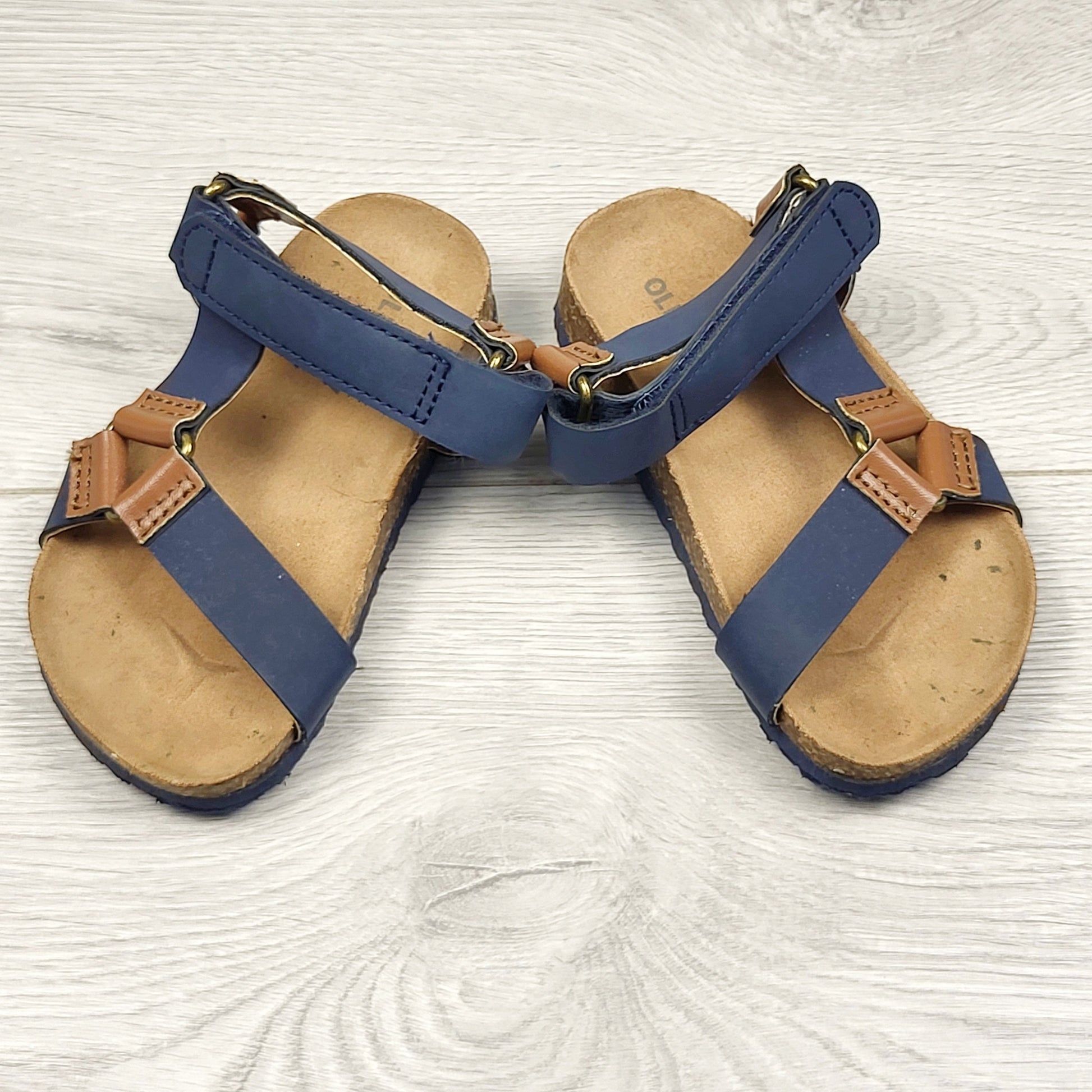 KLJ1 - Sandales Old Navy en similicuir. Pointure 6