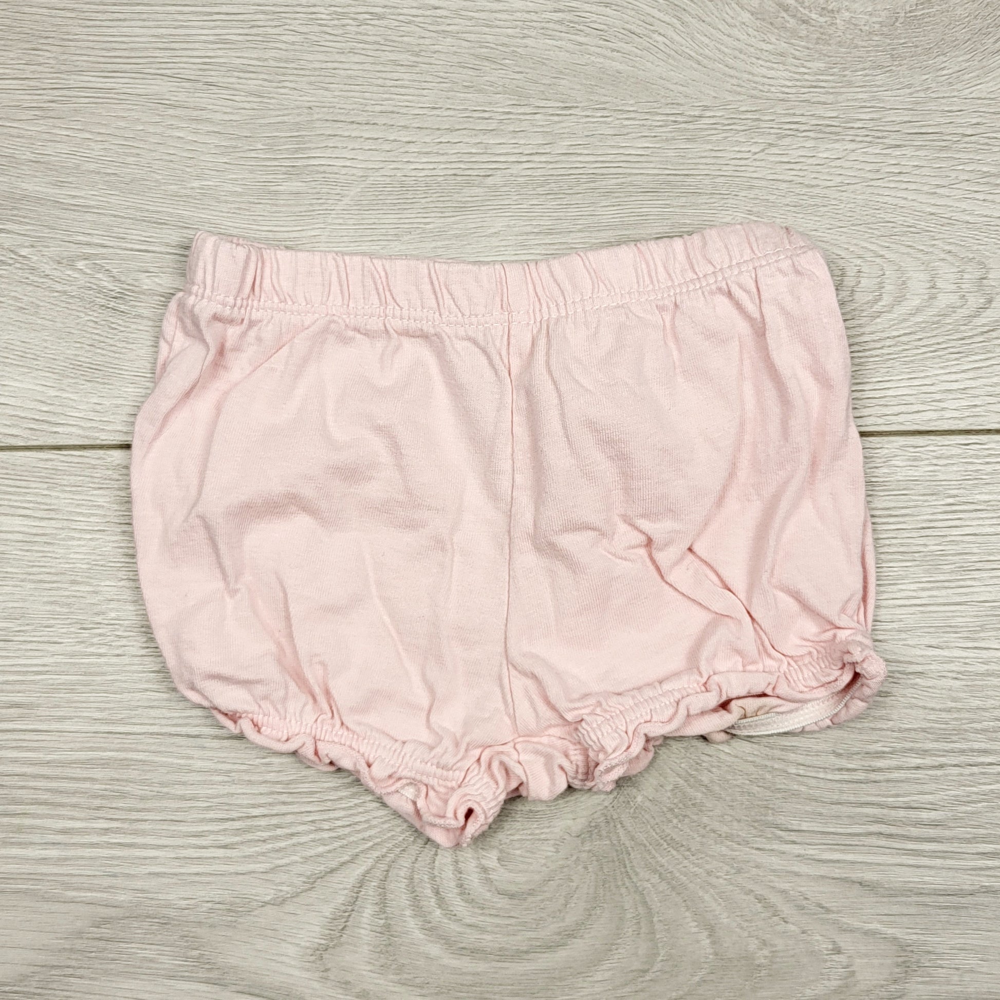ECRS1 - Short Carters en coton rose clair. Taille 3 mois