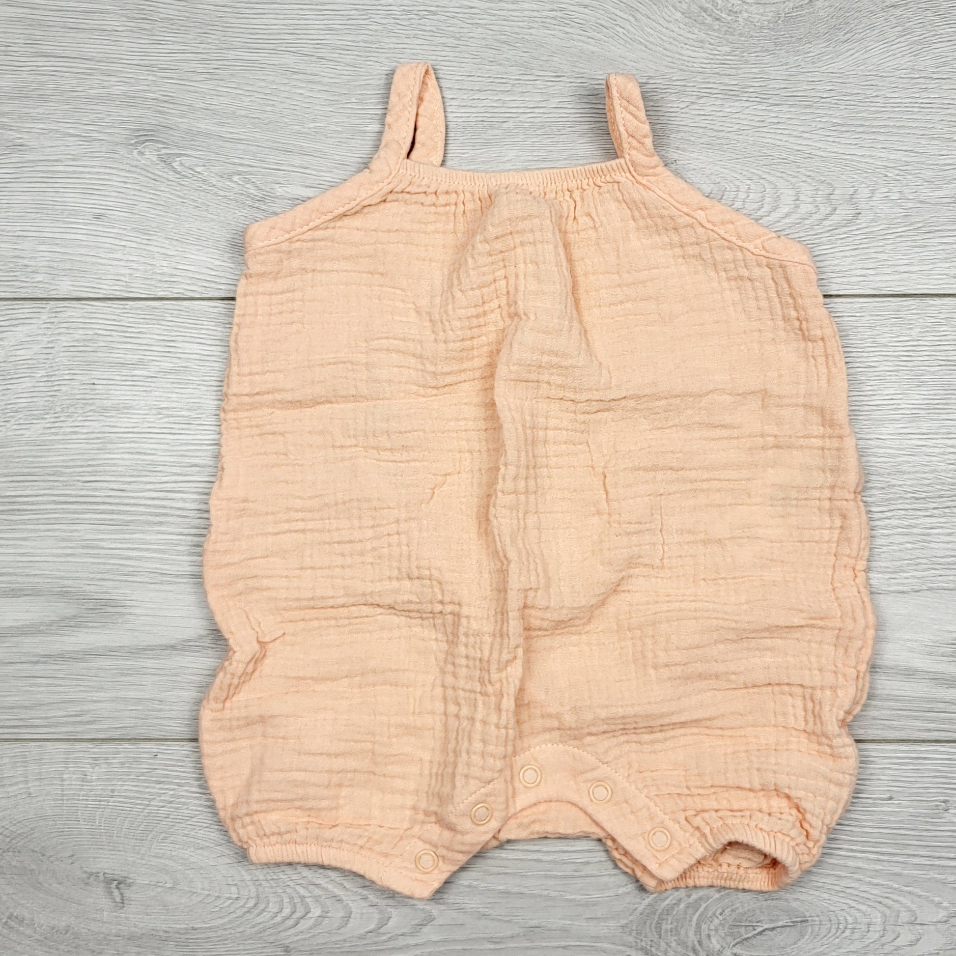 ECRS1 - Barboteuse style débardeur en mousseline de coton pêche Joe. Taille 0-3 mois
