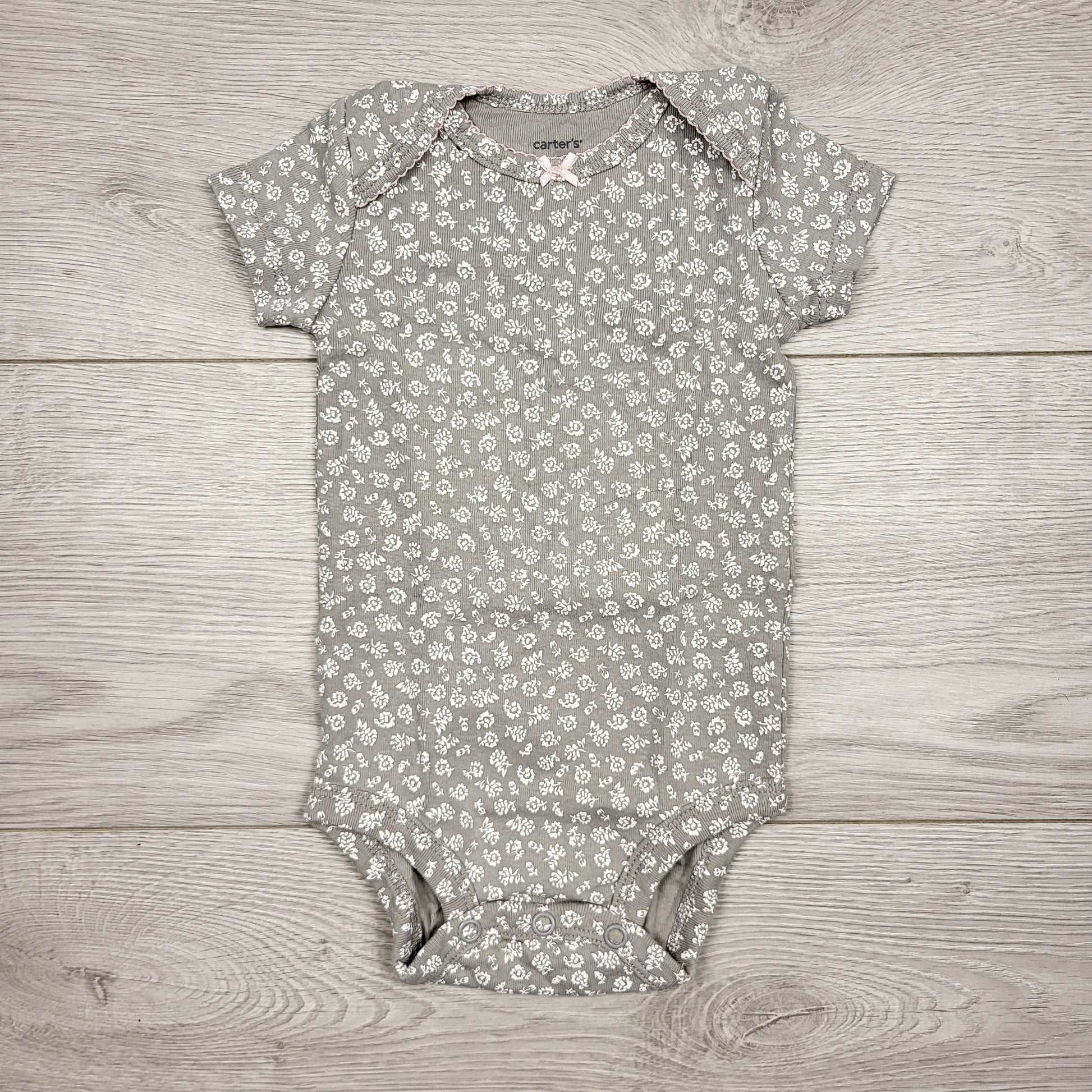 ECRS11 - Body gris à imprimé floral Carters. Taille 6 mois