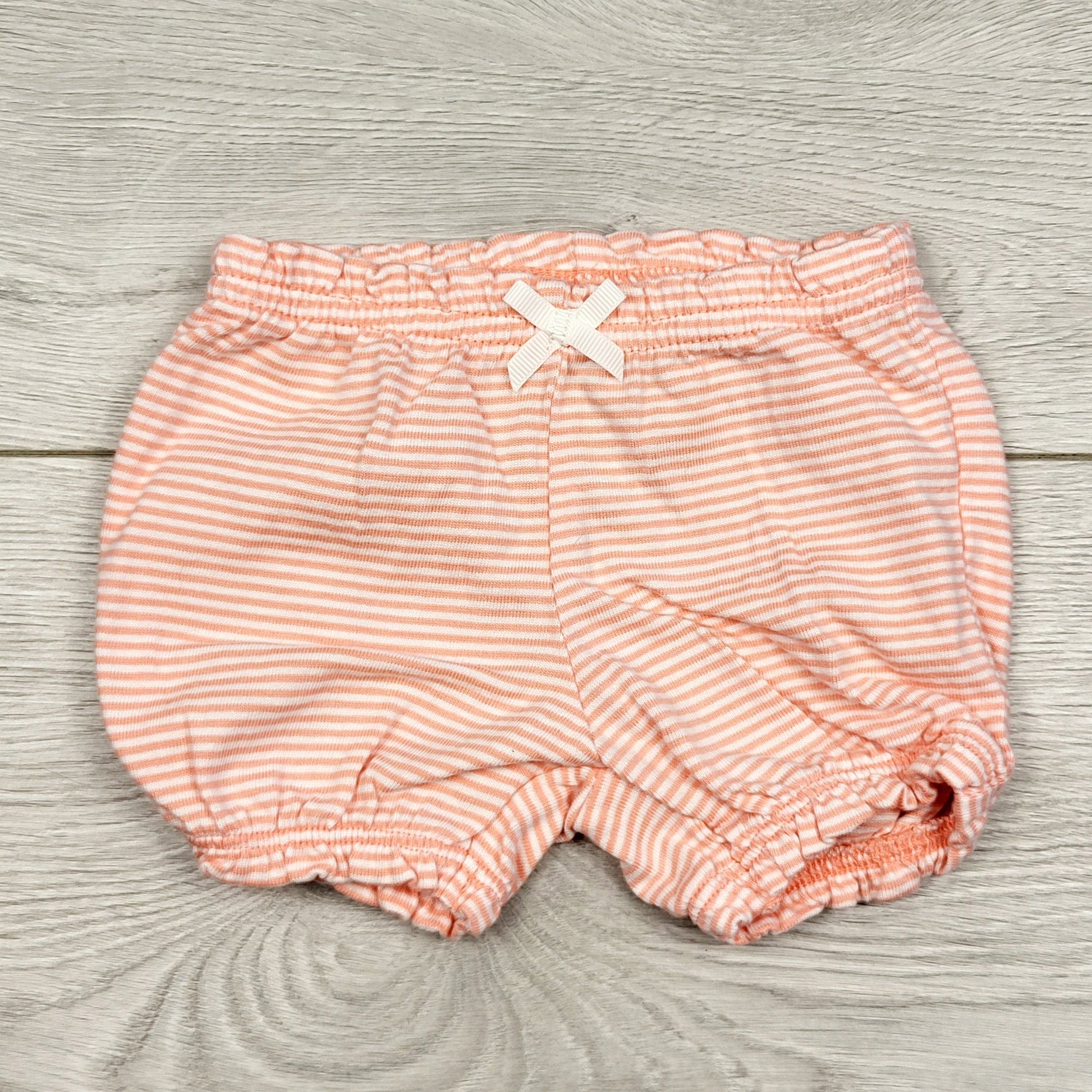 KSAL2 - Short en coton rayé rose Child of Mine. Taille nouveau-né.