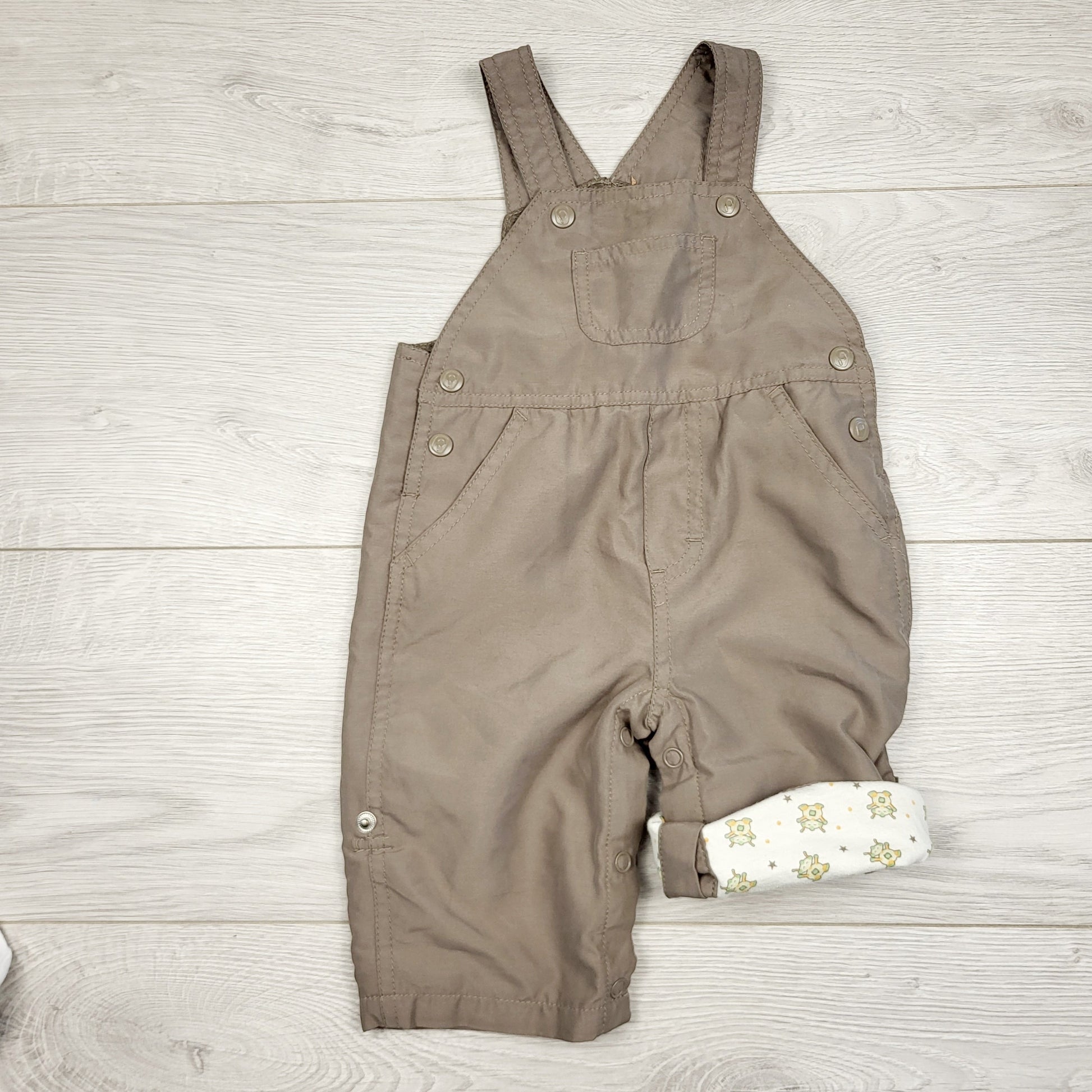 MARK1 - Salopette marron Please Mum avec poignets à boutons retroussés. Taille 3 mois