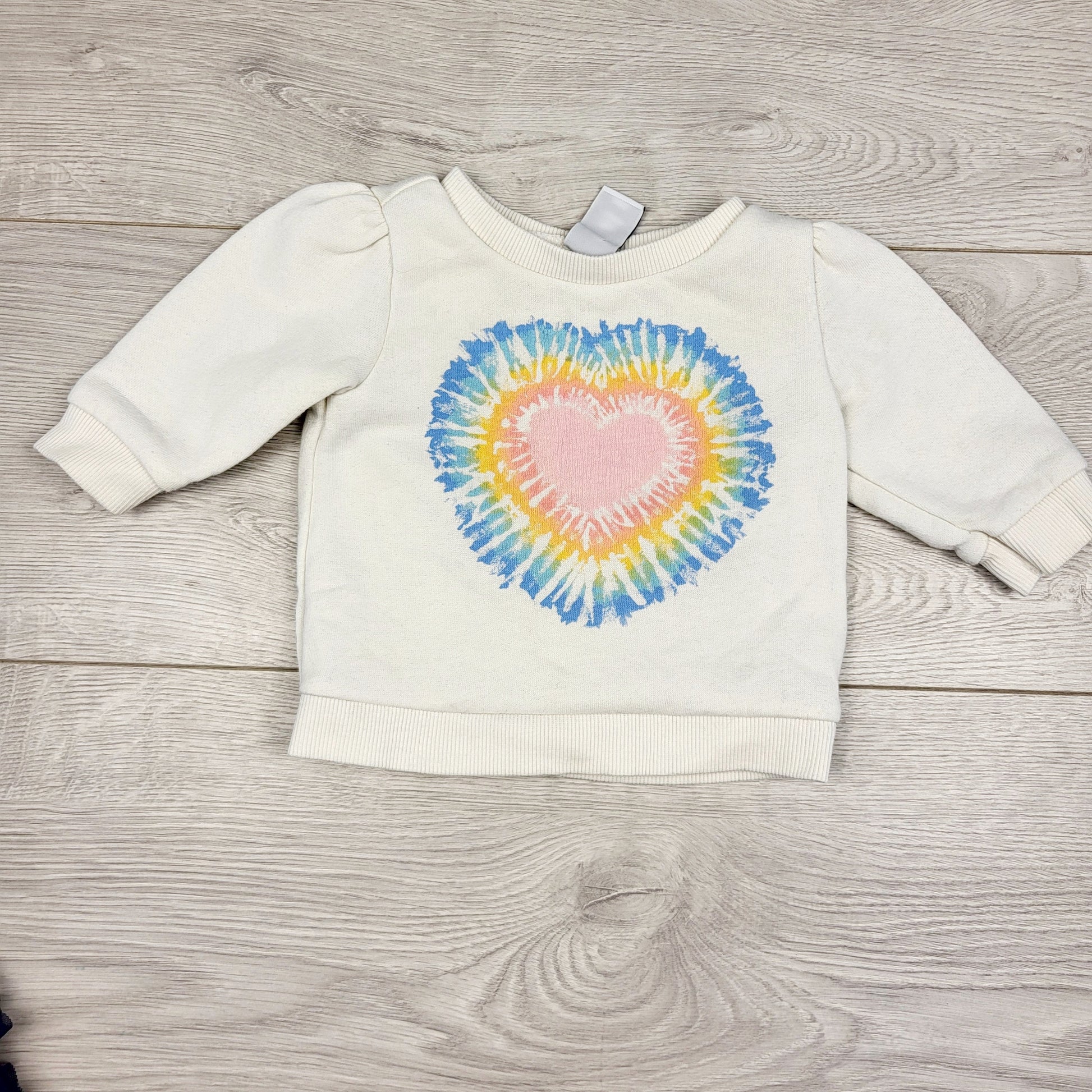 MARK1 - Sweat-shirt blanc Old Navy avec cœur tie-dye. Taille 0-3 mois