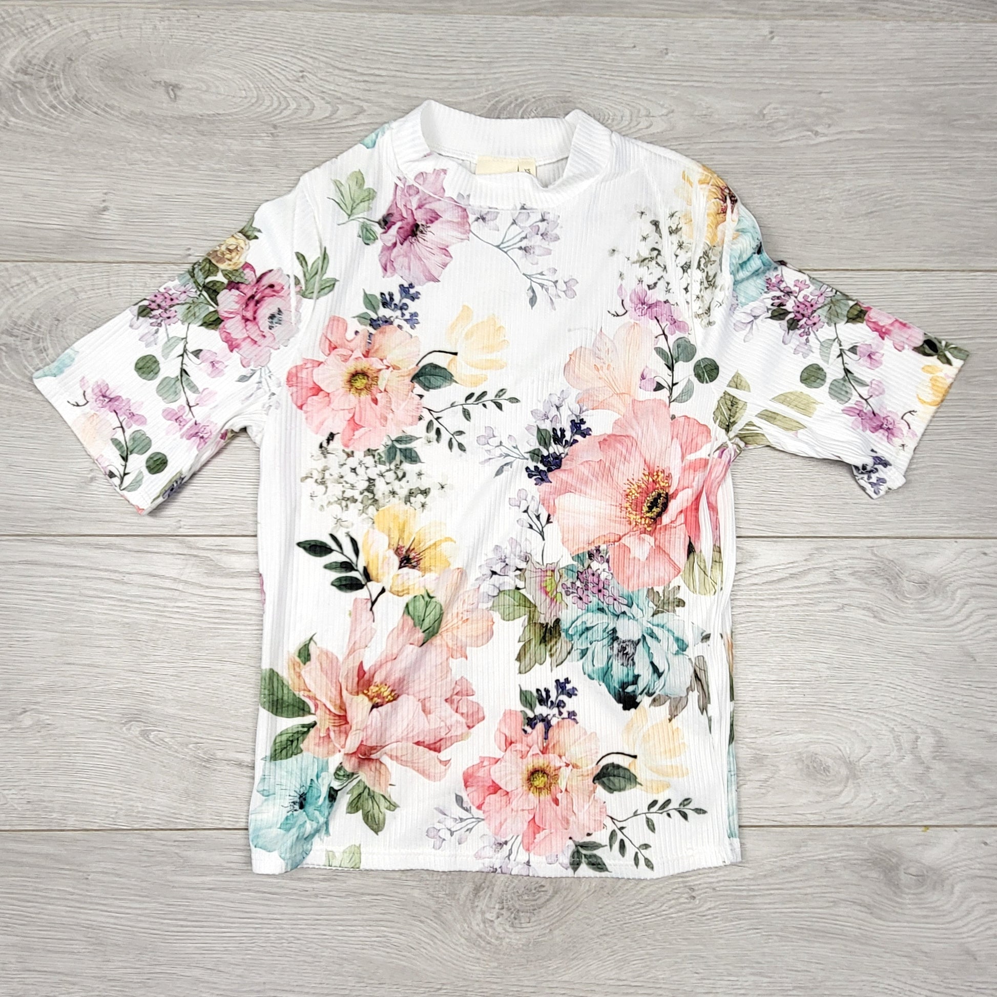 DJAS1 - T-shirt blanc côtelé à imprimé floral « Live in the Moment ». Taille adulte XS.