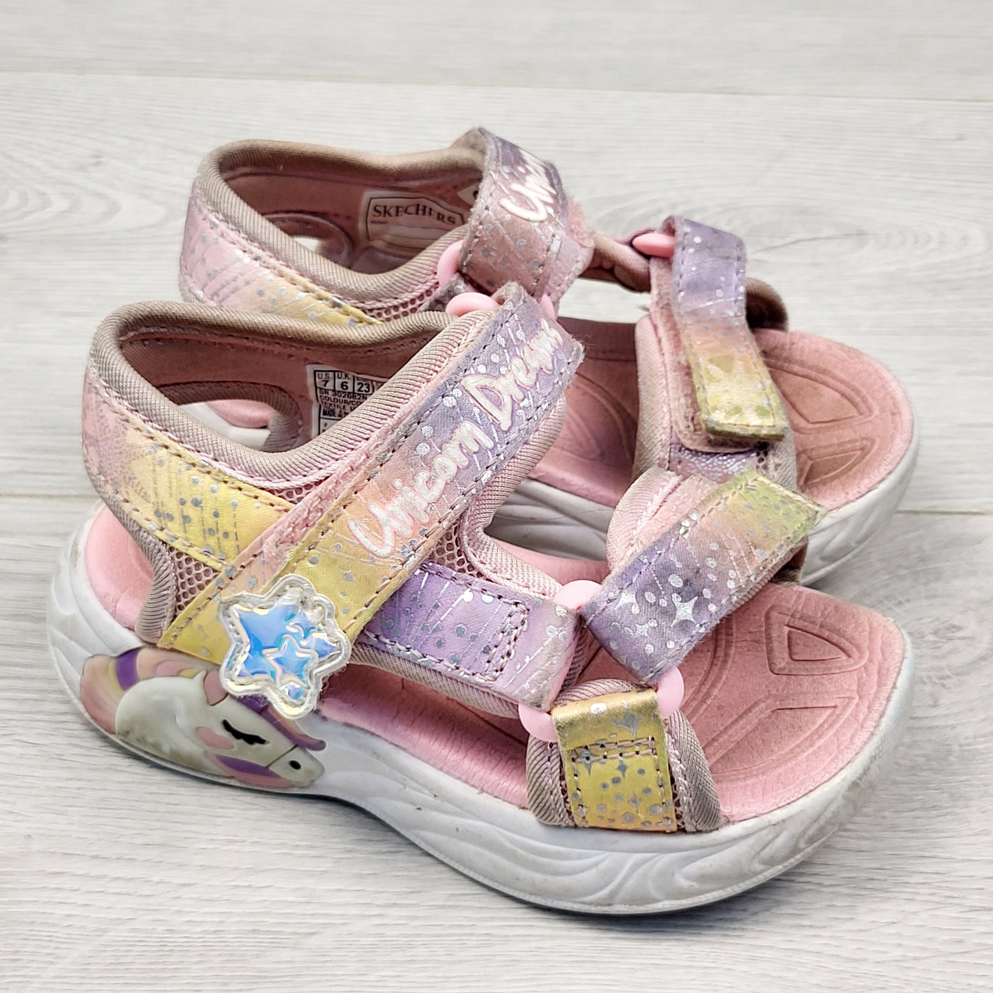 PBRQ2 - Sandales lumineuses Skechers « Unicorn Dreams ». Pointure 7
