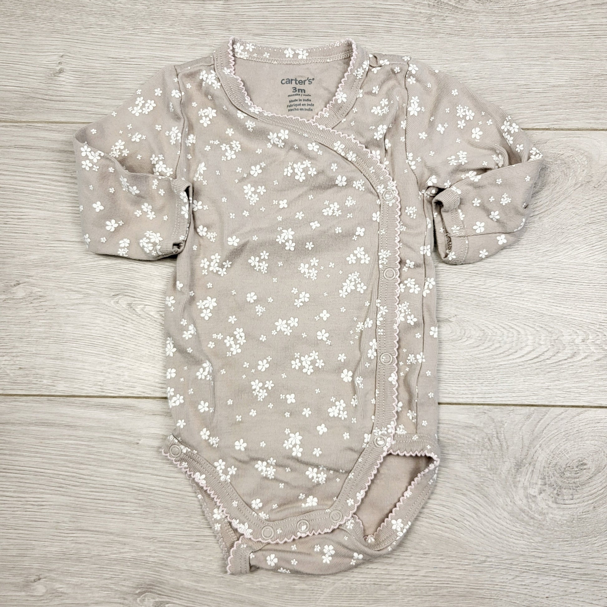 ECRS34 - Body cache-cœur gris à imprimé floral Carters. Taille 3 mois.