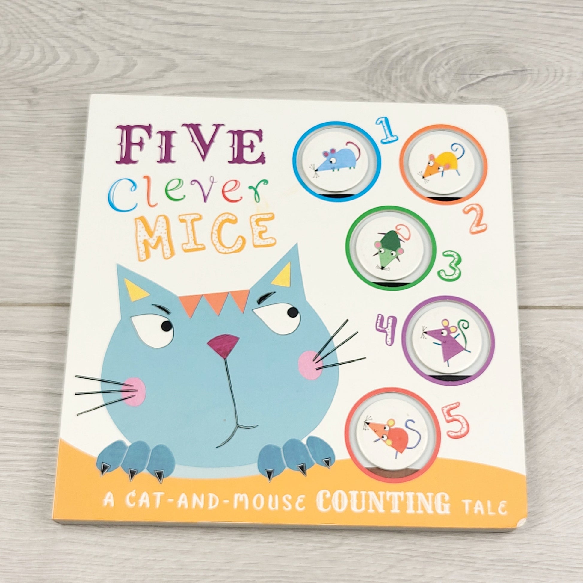 HCRW1 - Cinq souris astucieuses. Livre cartonné
