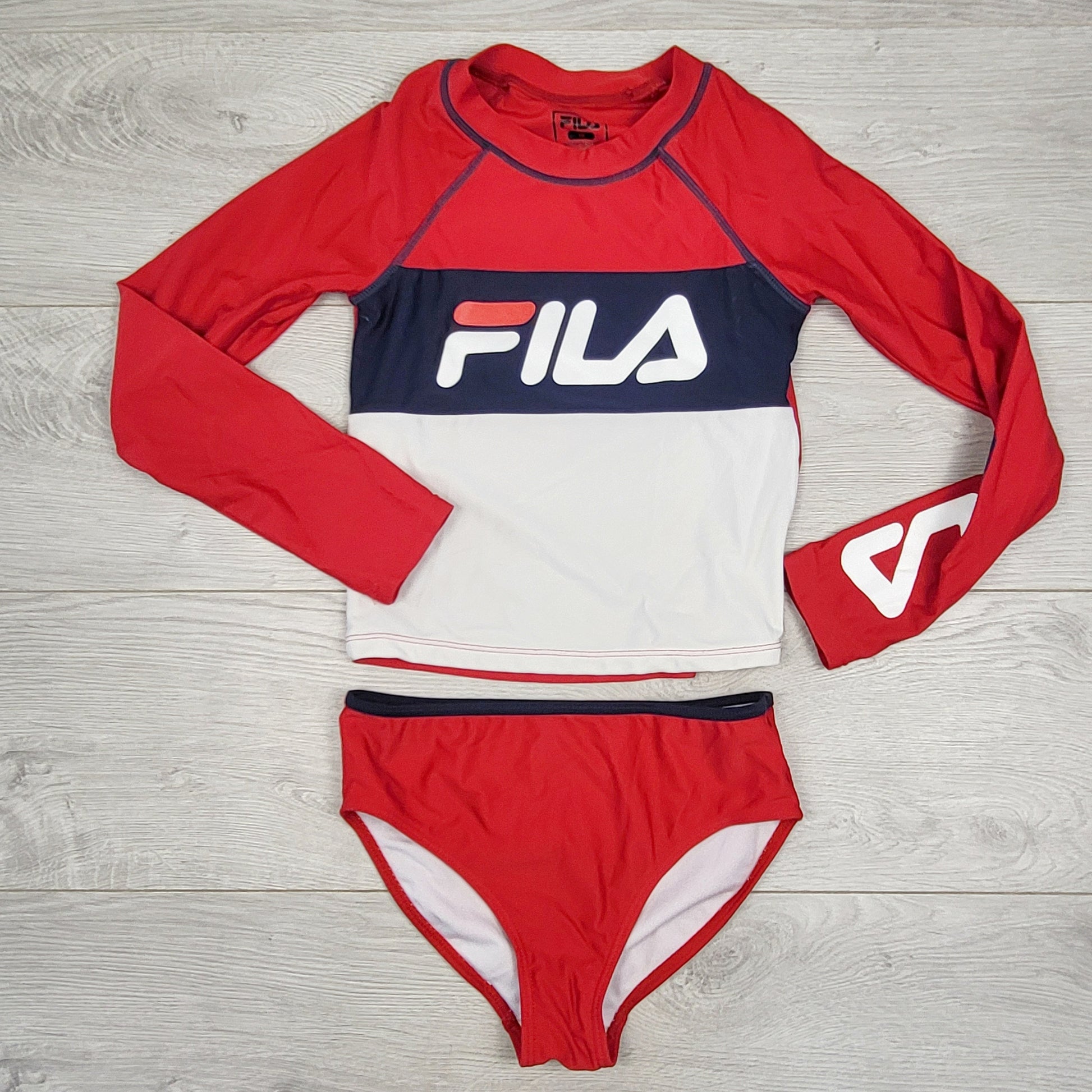 SHRSS22 - Maillot de bain 2 pièces Fila. Taille 40