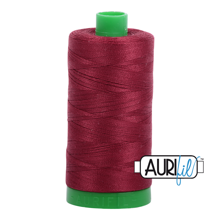Fil Aurifil - Rouge carmin foncé 2460 - 40wt