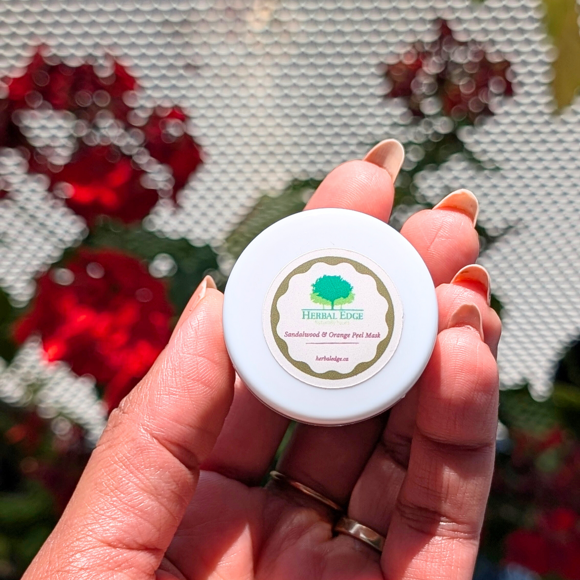 Masque à l'argile au bois de santal et à l'écorce d'orange 