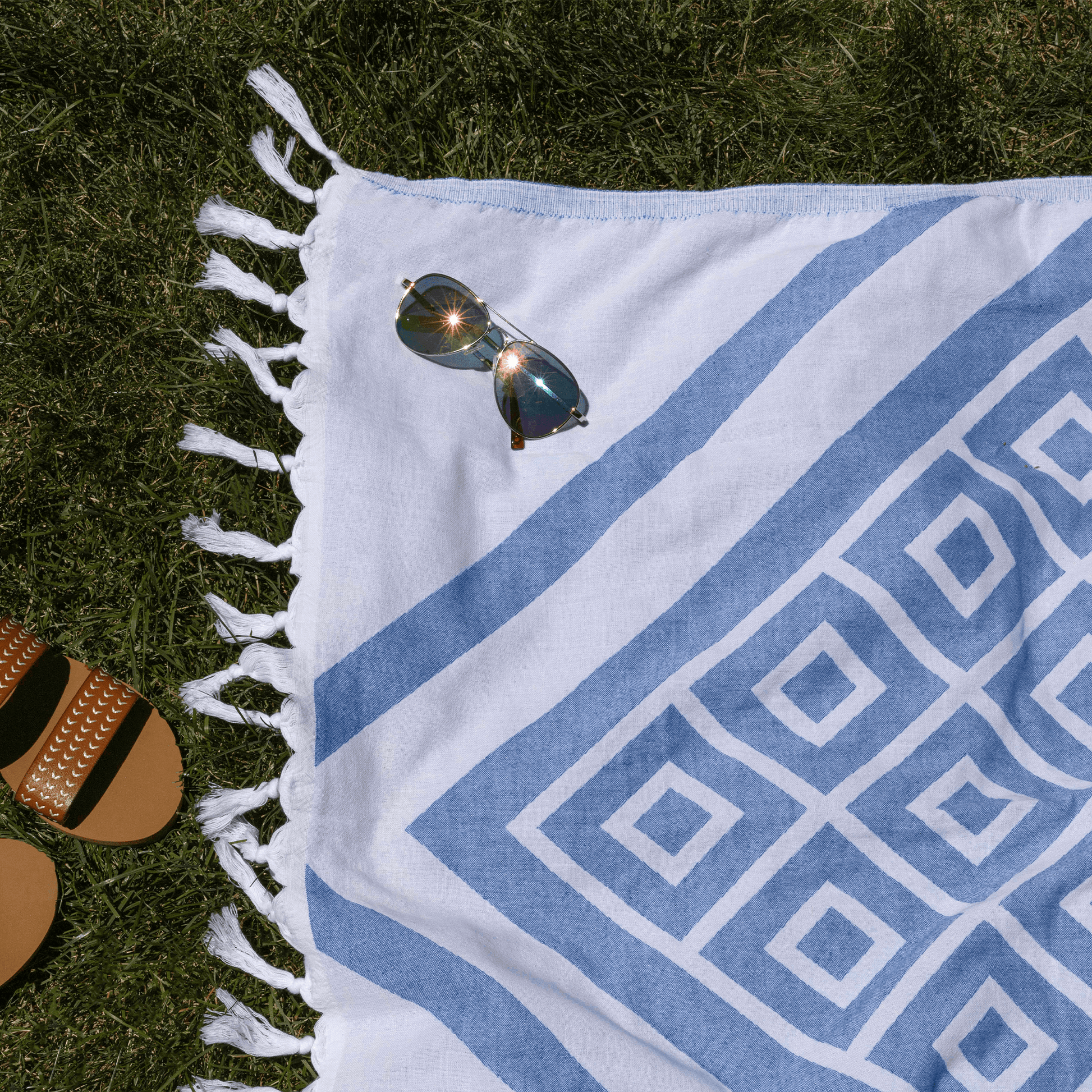 Everyday Luxury Turkish Body Towel in Blue & White Geometric Diamonds