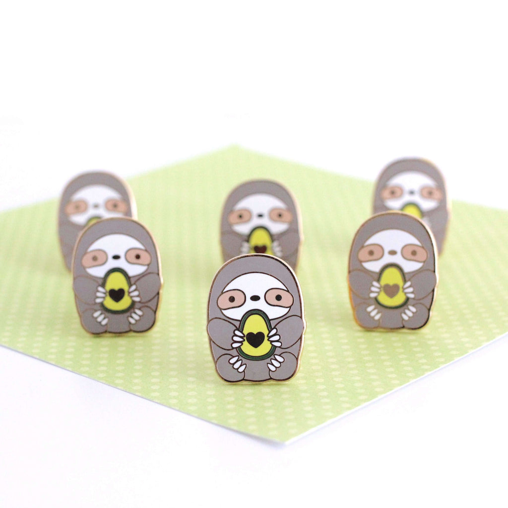 Broche en émail « Paresseux avocat » – Cadeau paresseux – Jolie broche – Cadeau avocat