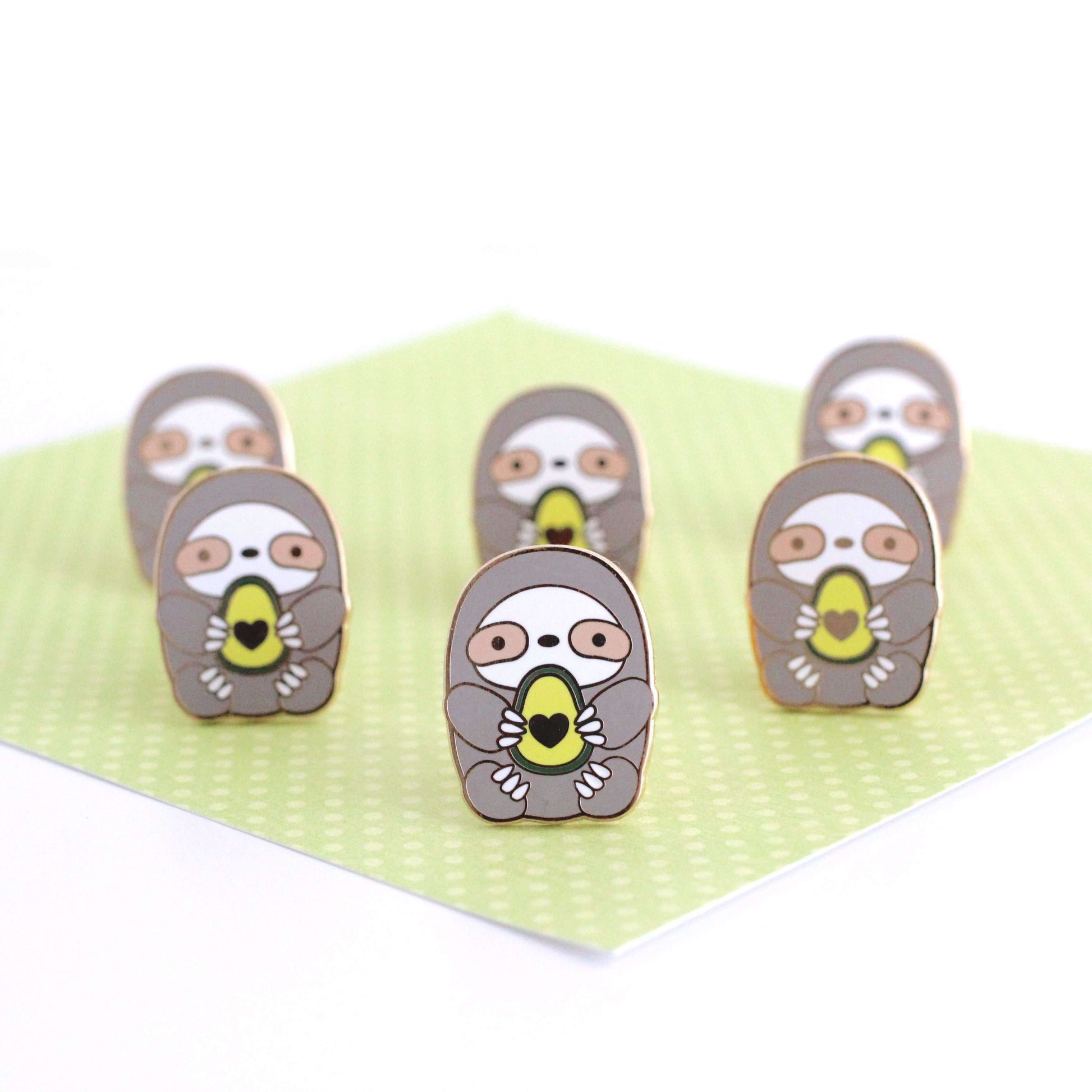 Broche en émail « Paresseux avocat » – Cadeau paresseux – Jolie broche – Cadeau avocat
