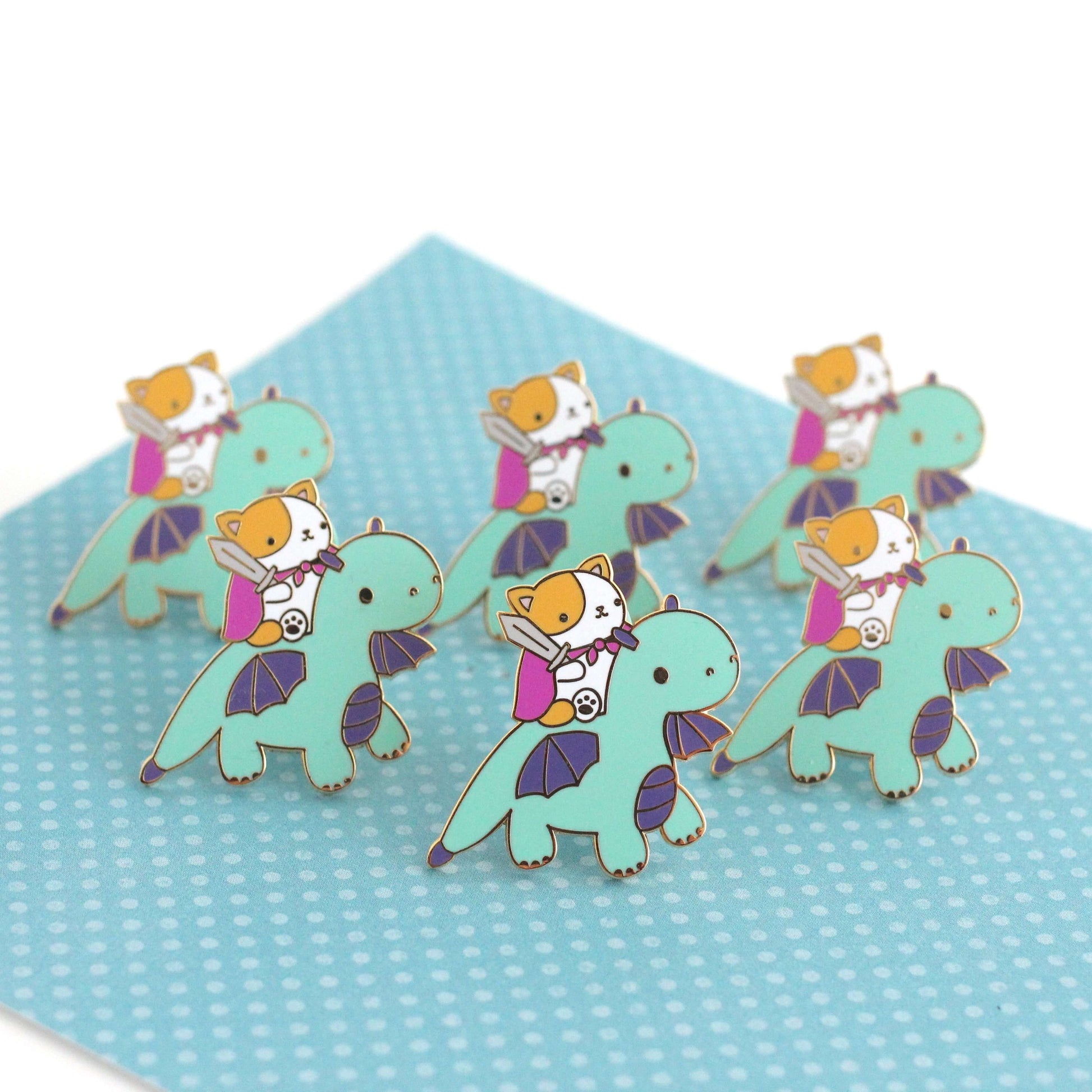 Broche en émail Chat et Chevalier Dragon (Variante Dragon Turquoise)