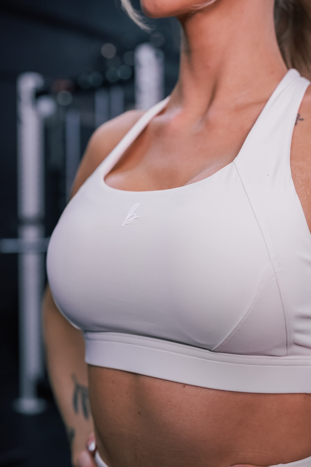 Soutien-gorge de combat ou de fuite