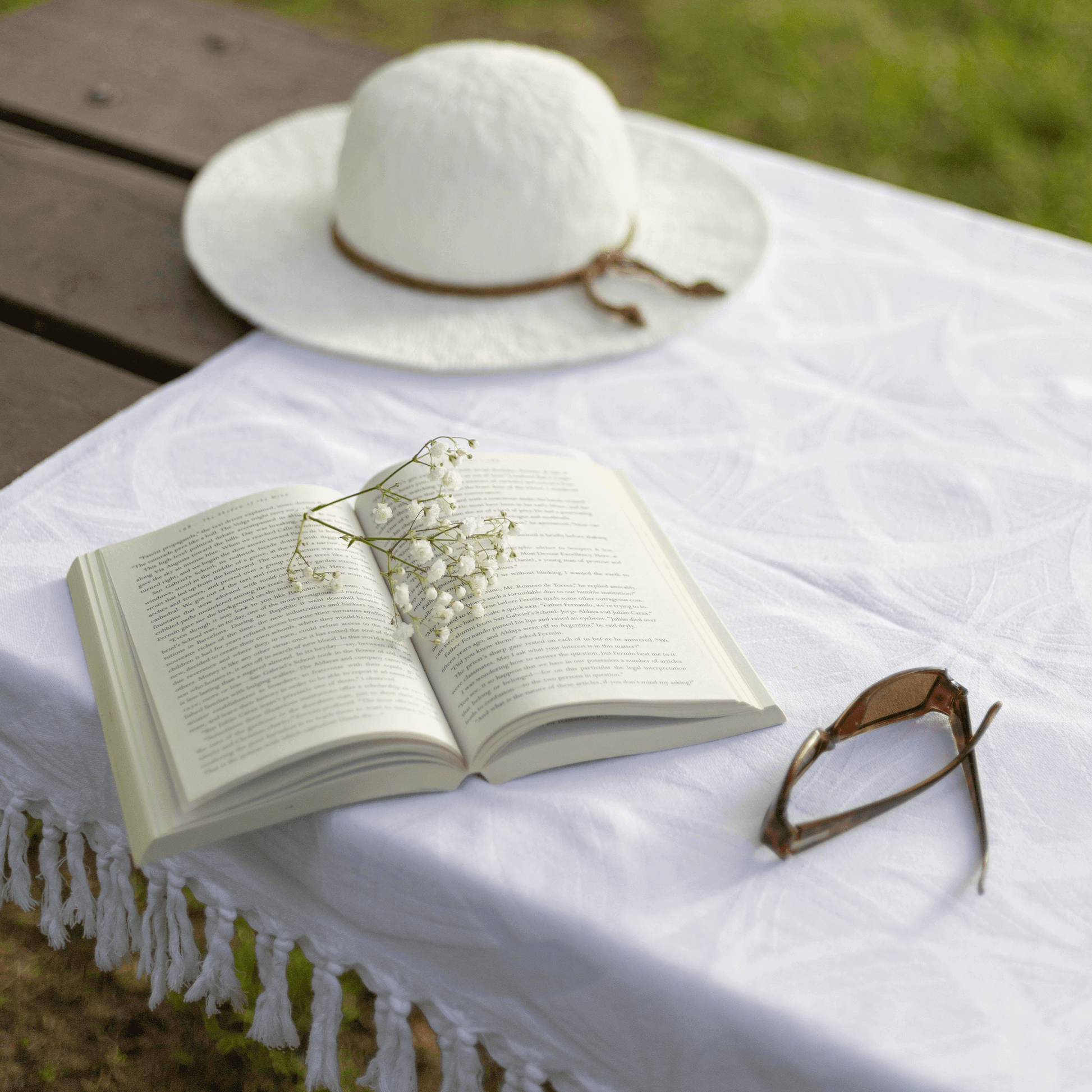 Turkish Towels Canada | Set in White