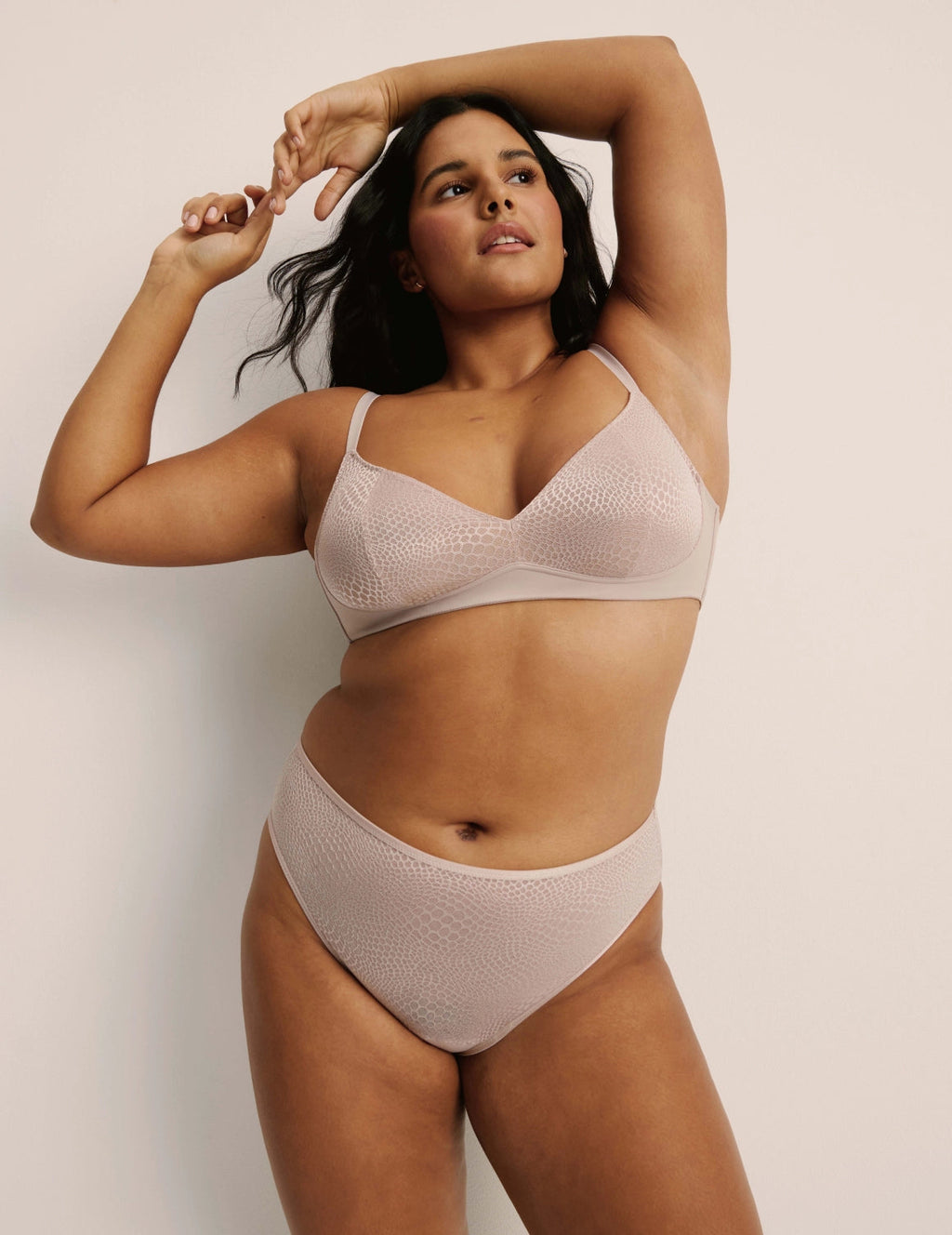 Coupe française en dentelle légère et anti-fuite