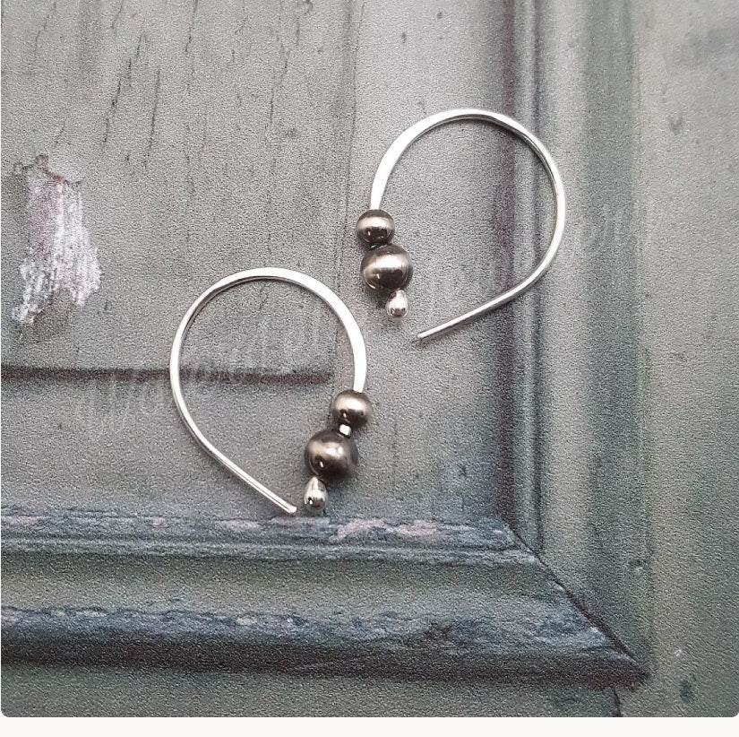 Boucles d'oreilles anneaux en argent sterling : perles en argent sterling oxydé, argent recyclé