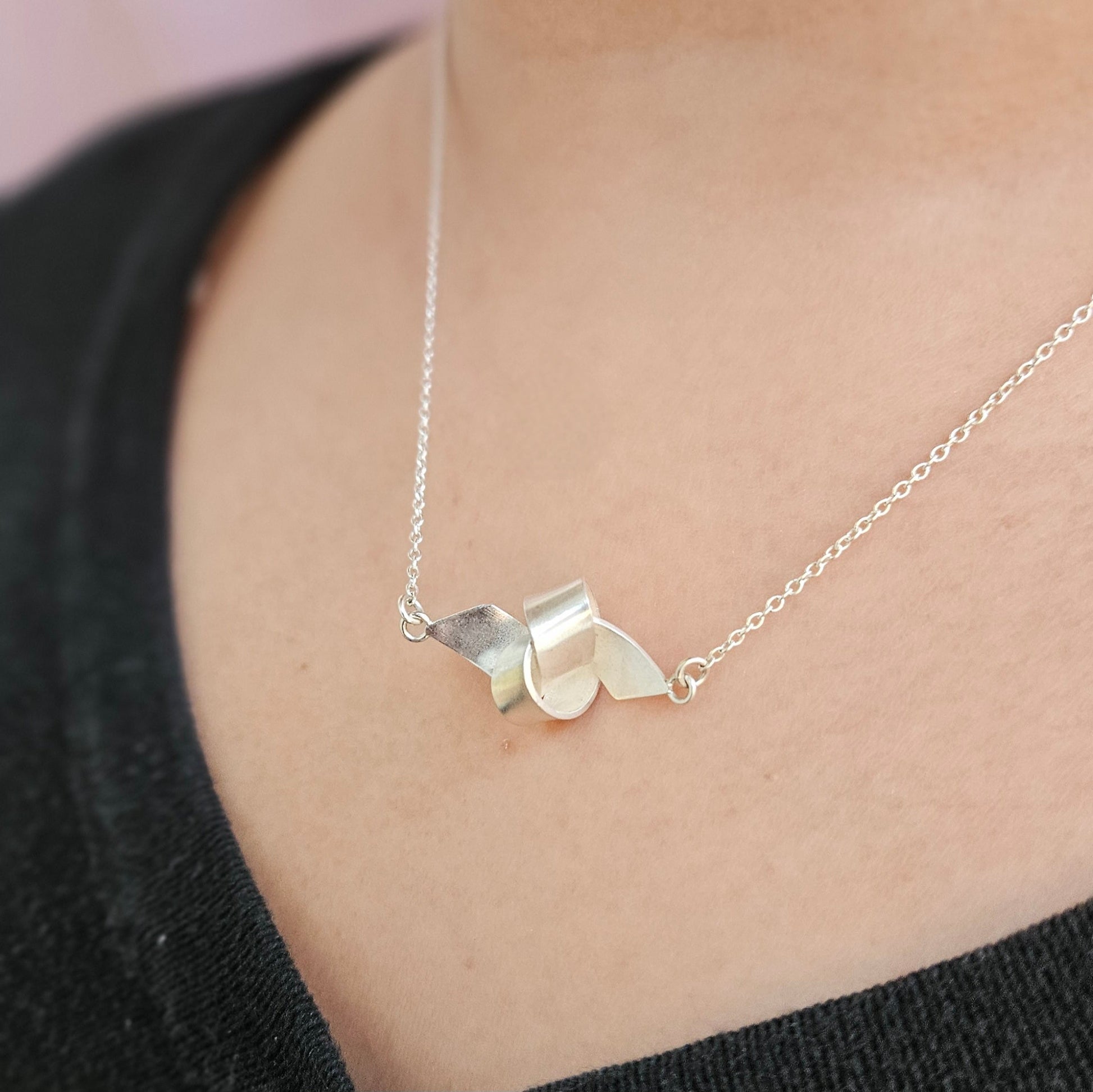 Collection Ruban - Collier Noué