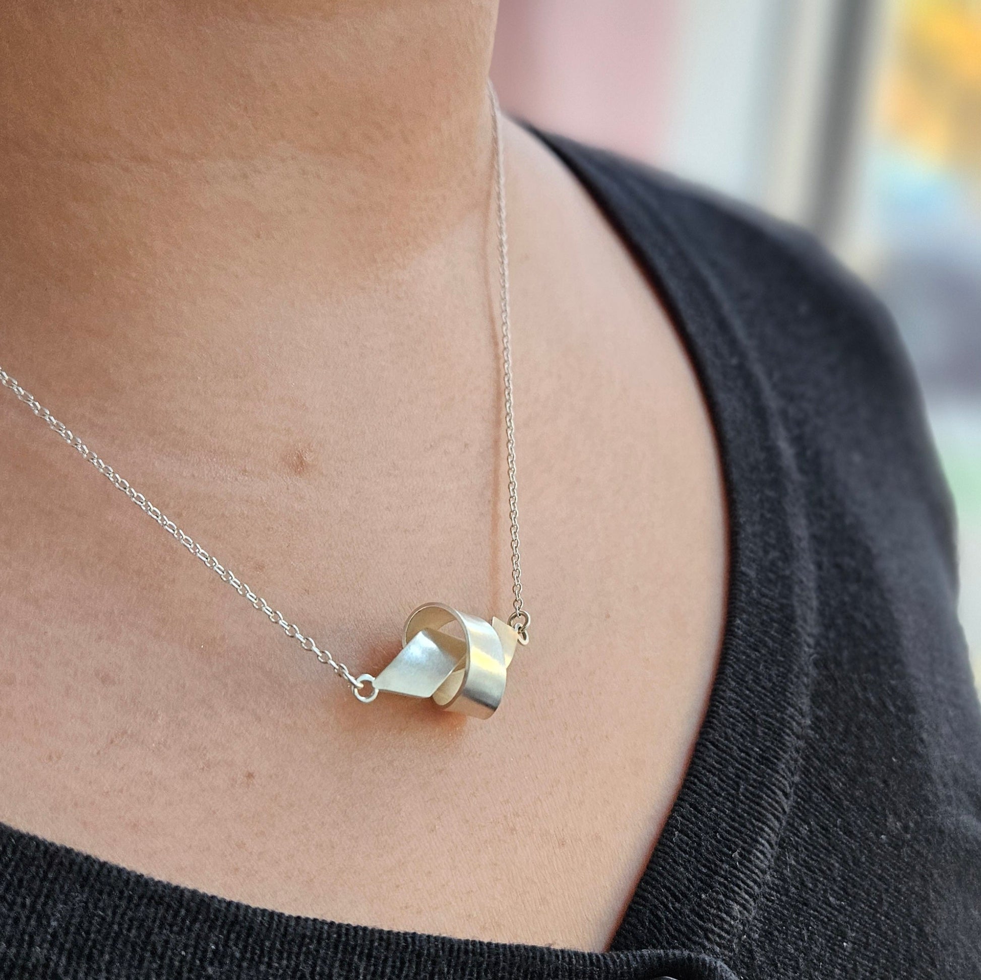 Collection Ruban - Collier Noué