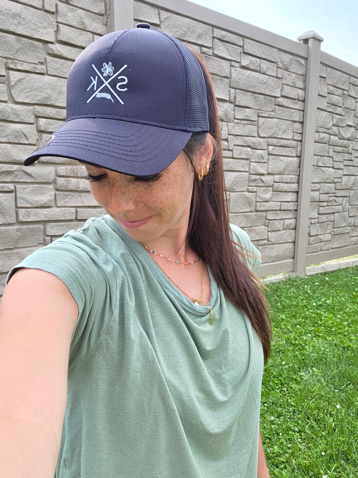Casquette queue de cheval brodée Sask X pour femme | Casquette Saskatchewan