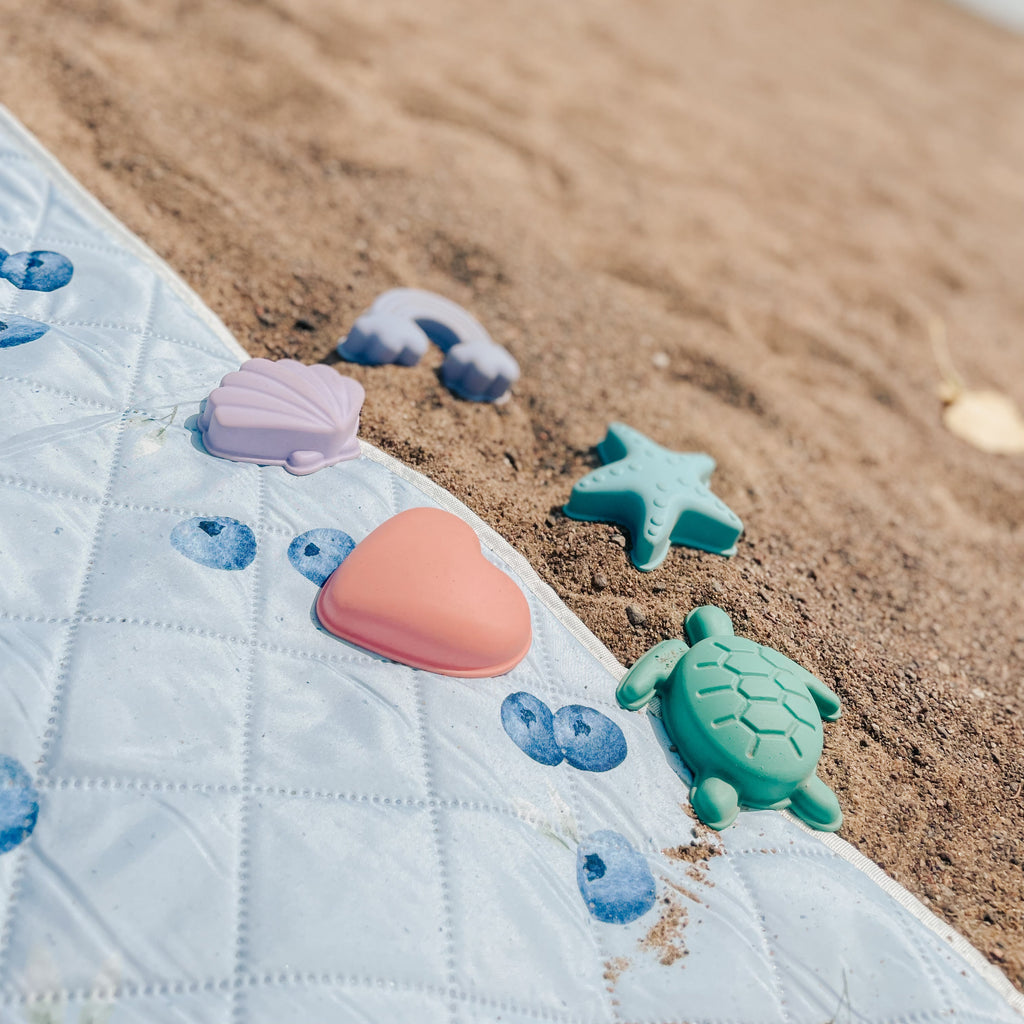 Beach & Games Tablecloth - Blueberries