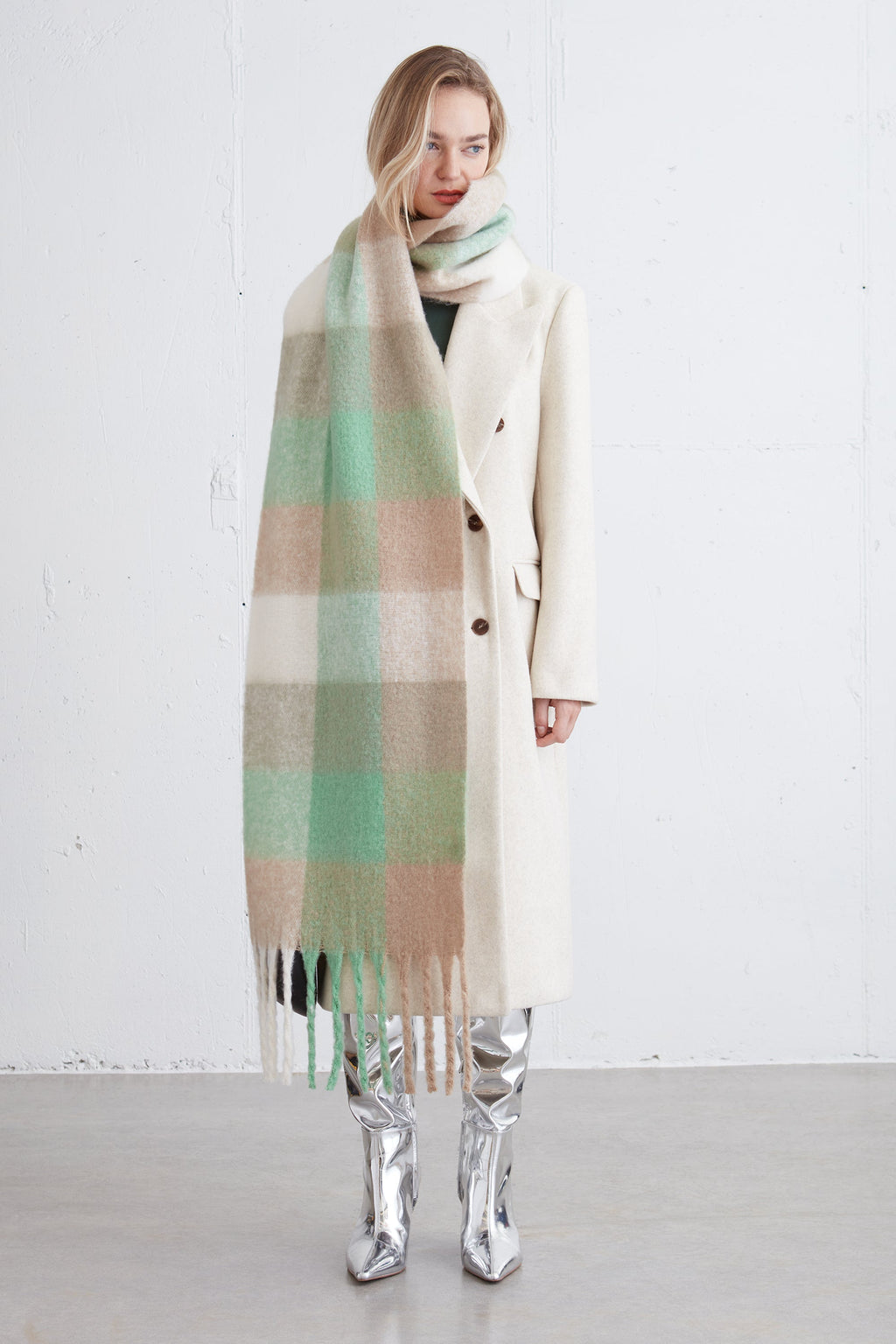 MANTEAU À DOUBLE BOUTONNAGE