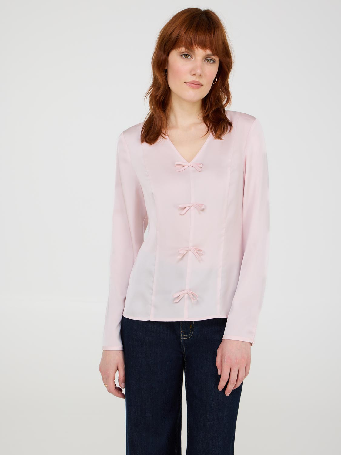 Chemisier en satin avec nœud