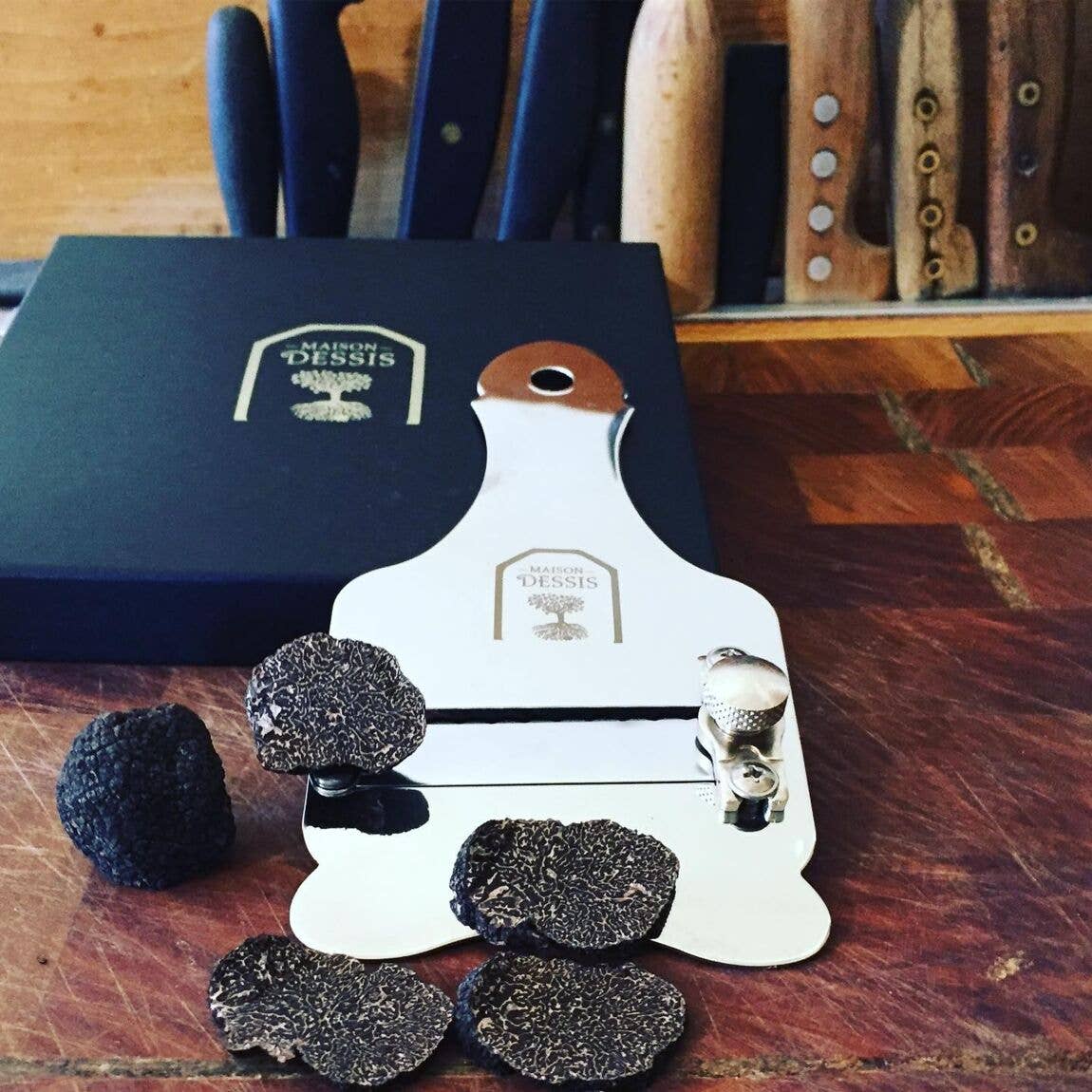 Maison Dessis - Mandoline inox pour truffes (Stainless steel truffle mandoline)