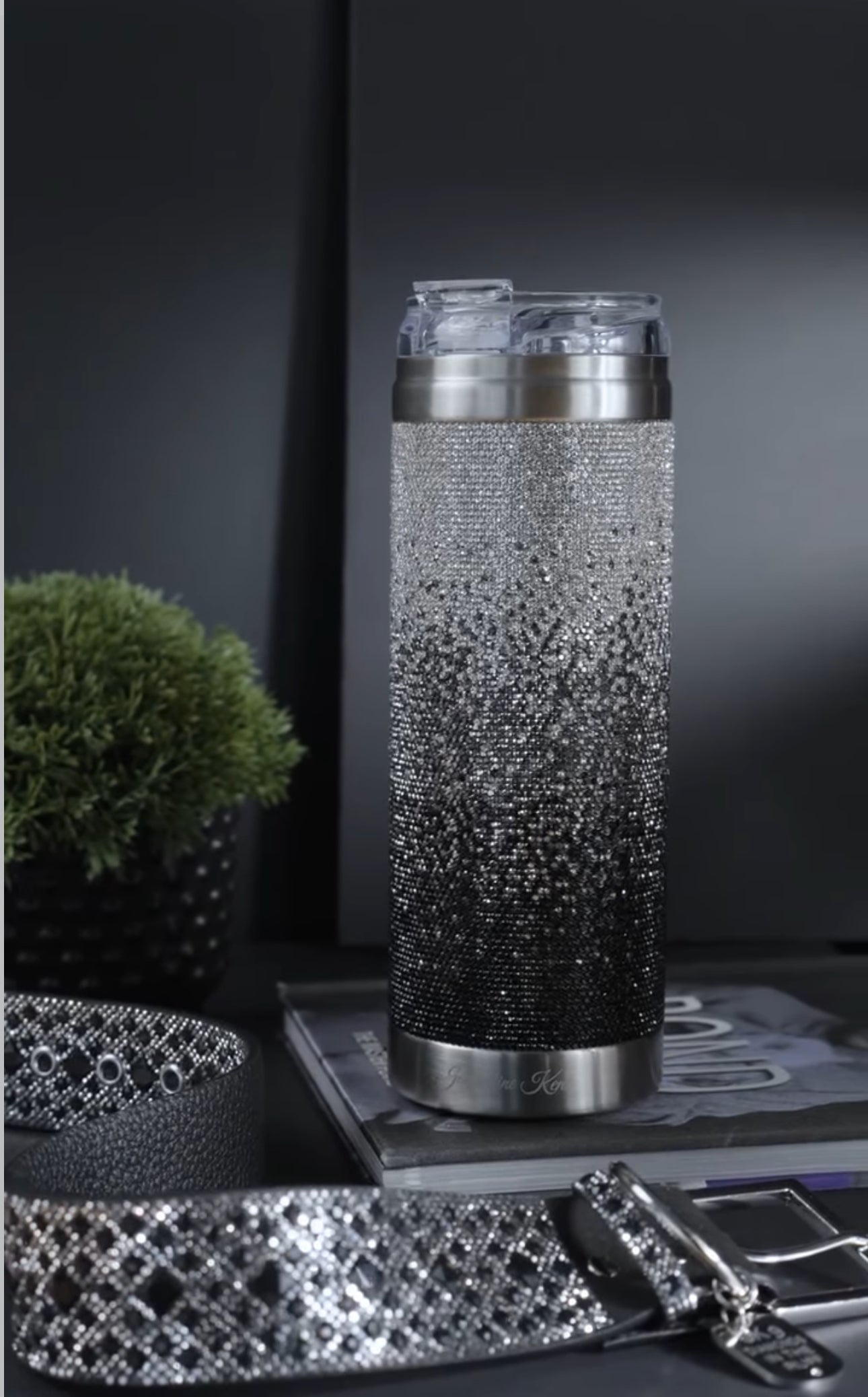 Gobelet en acier inoxydable orné de cristaux de 590 ml – Noir ombré
