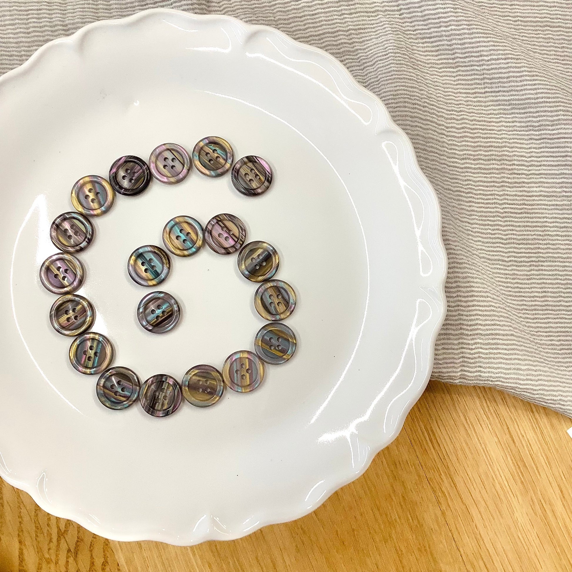 Elan; Bouton 4 trous, irisé - 3/4"