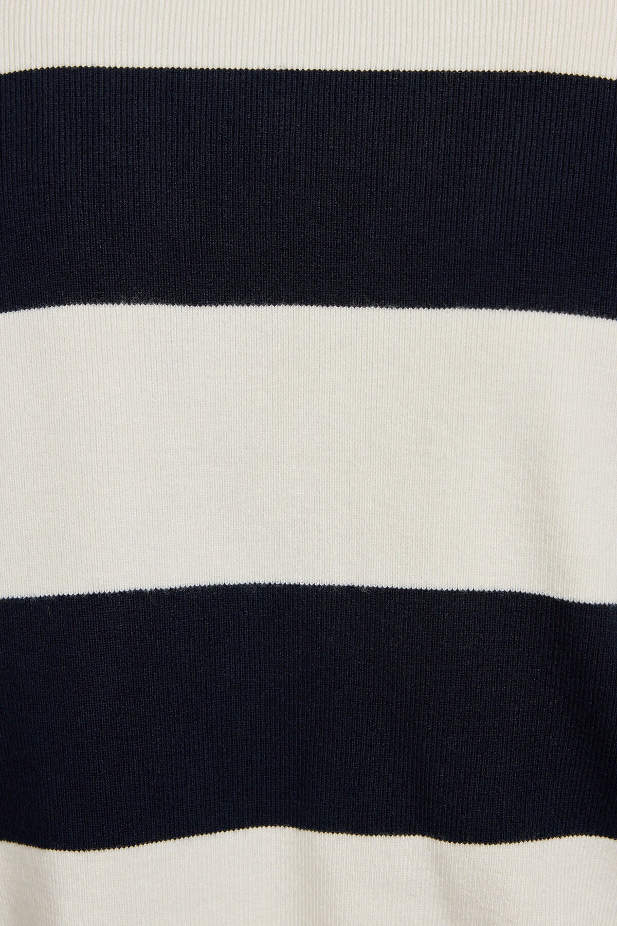 Polo court et carré