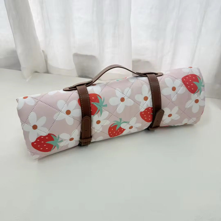 Beach & Games Tablecloth - Strawberries