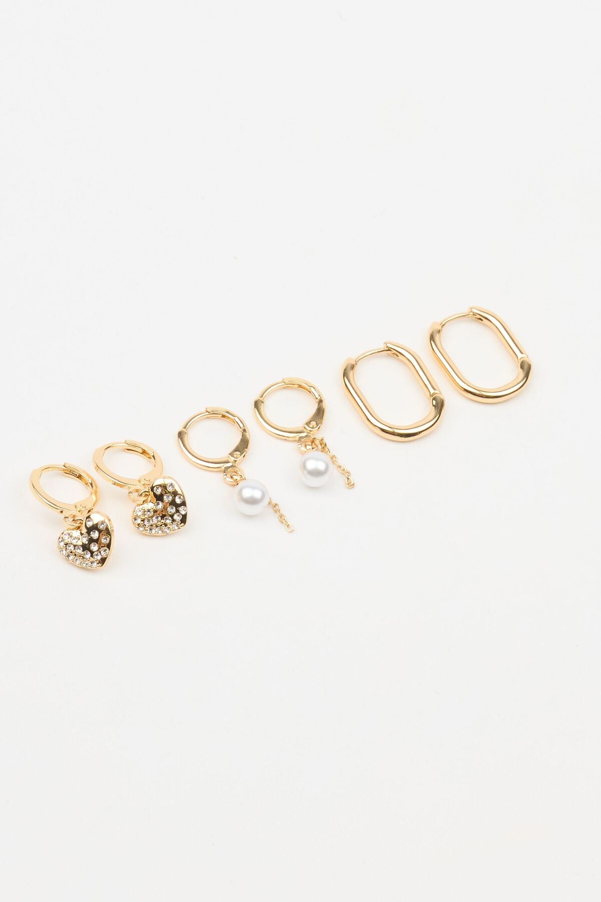 Lot de 3 boucles d'oreilles en perles et cœur