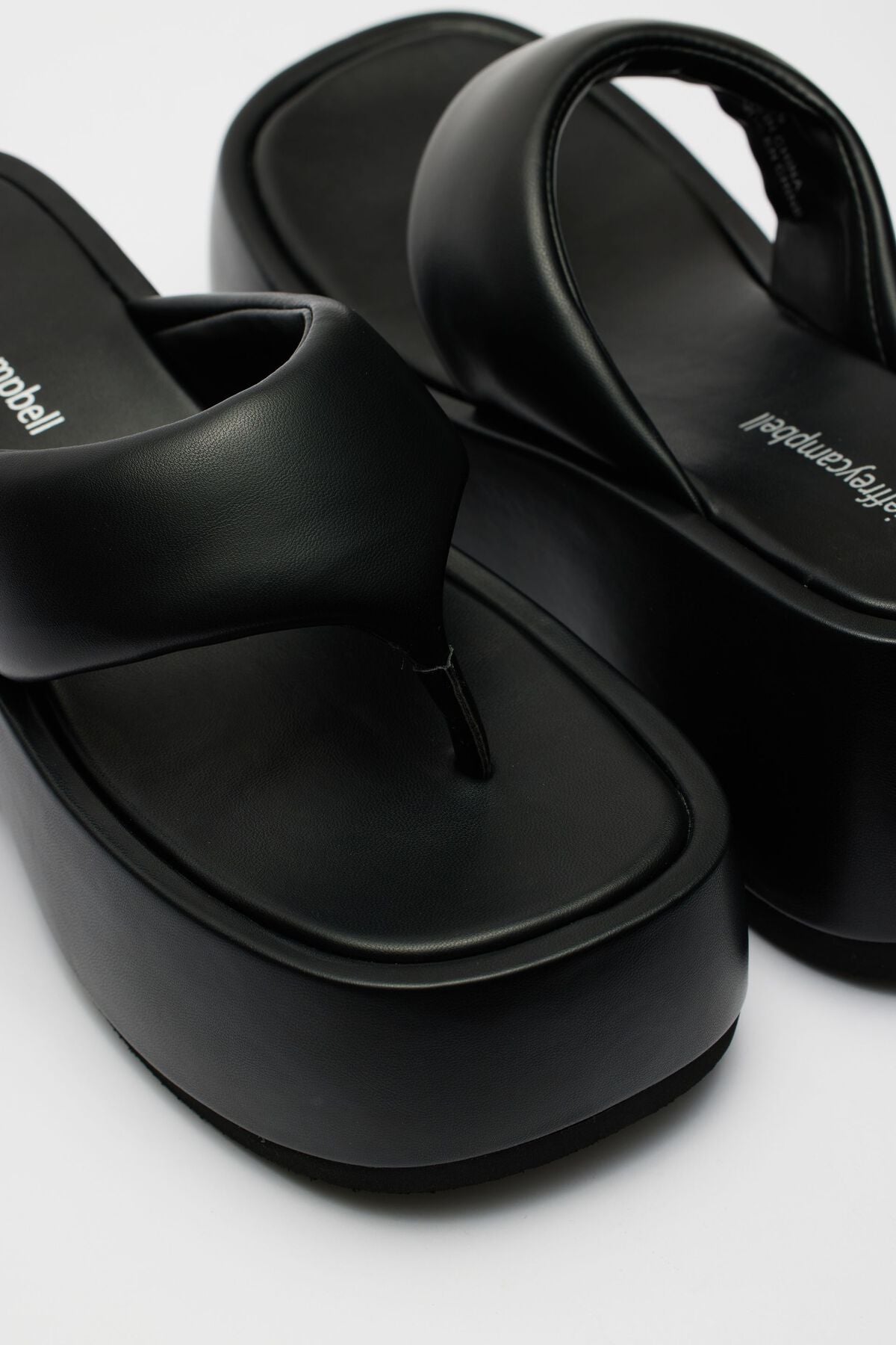 JEFFREY CAMPBELL - Pleurnichard