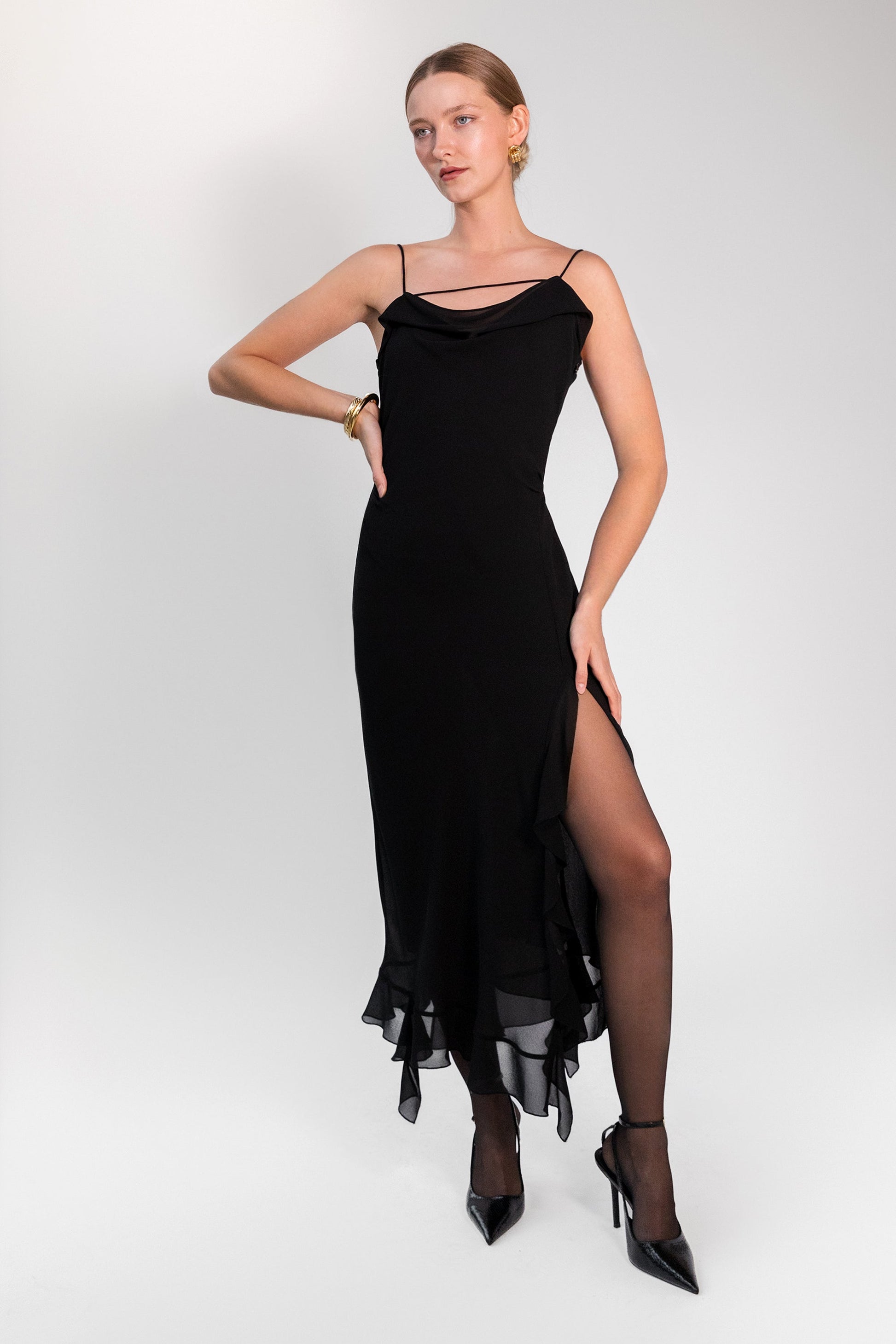 ROBE À BORDURES À VOLANTS