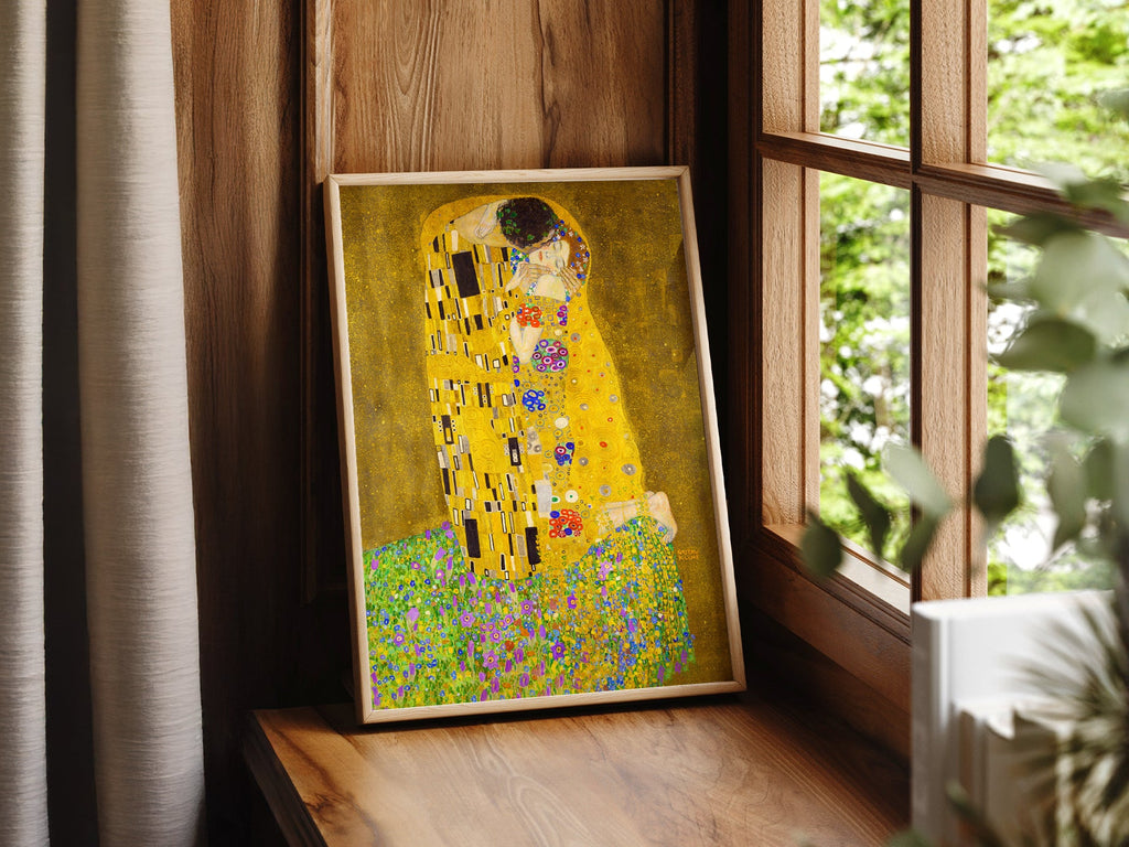 Gustav Klimt The Kiss Art Print – Golden Age Romantic Wall Decor