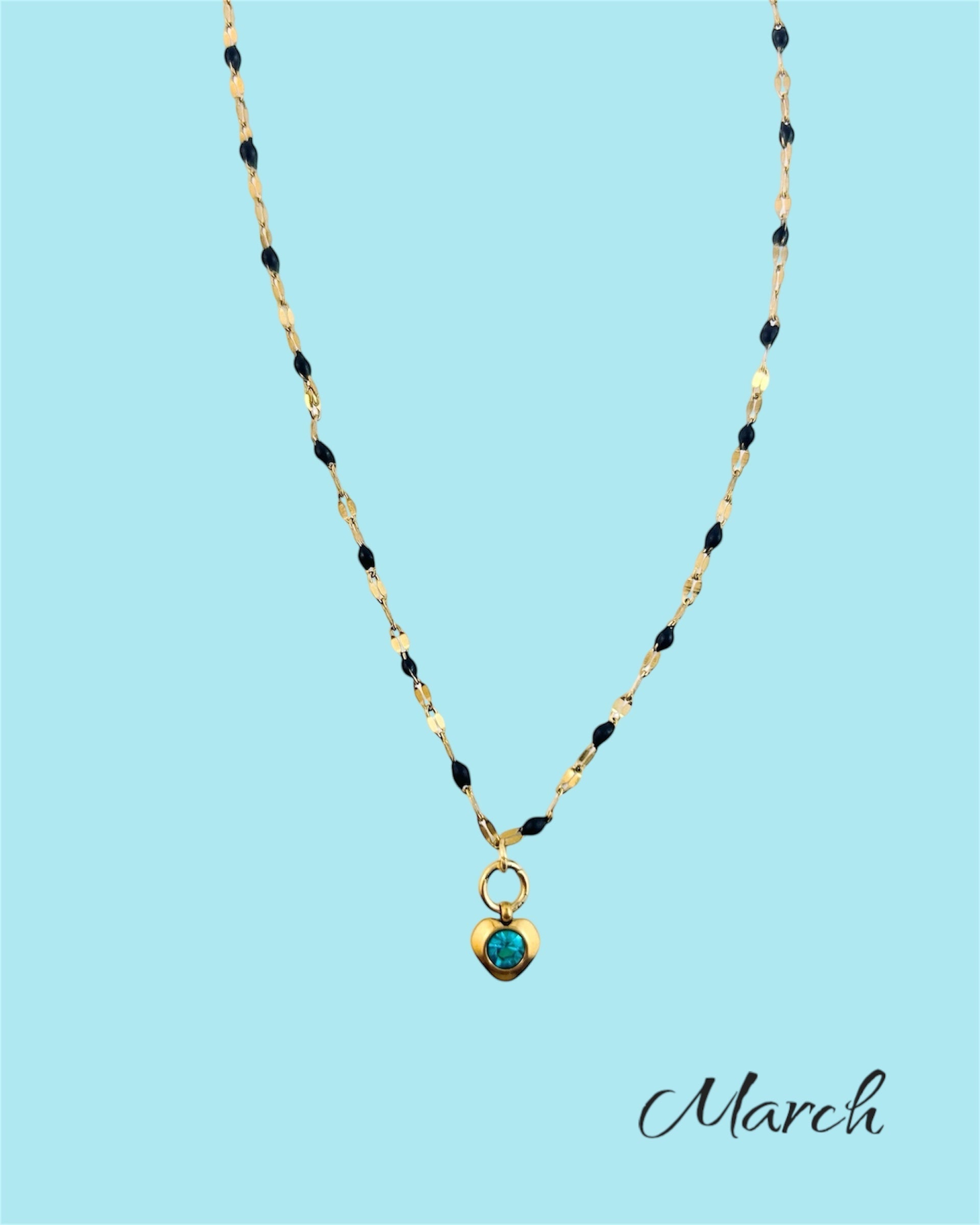 Colliers en pierre de cœur en or - différentes couleurs de pierres de naissance