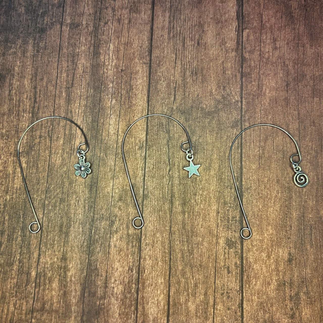 Boucles d'oreilles sensorielles minimalistes et légères - Portez-les sans oreilles percées - Argent 