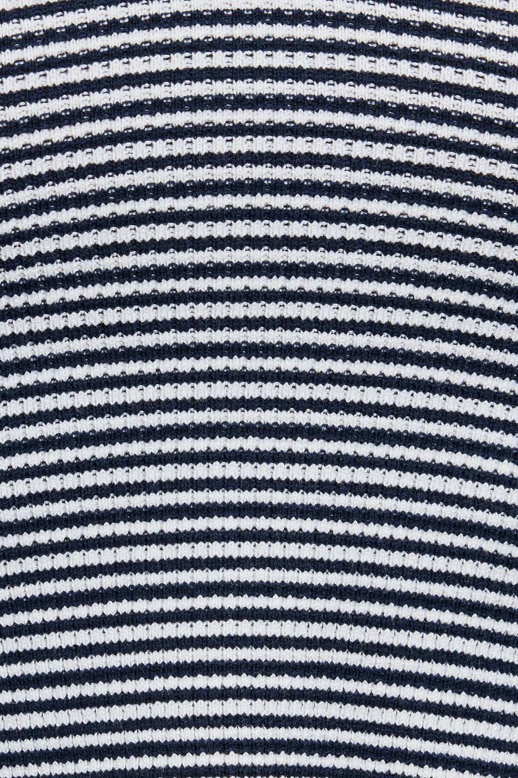 Pull moulant à col en V