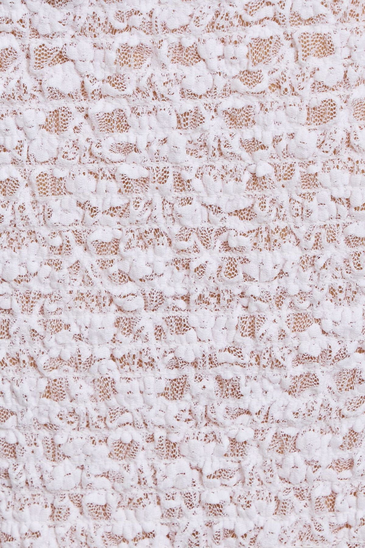 Haut à épaules dénudées en dentelle à bulles