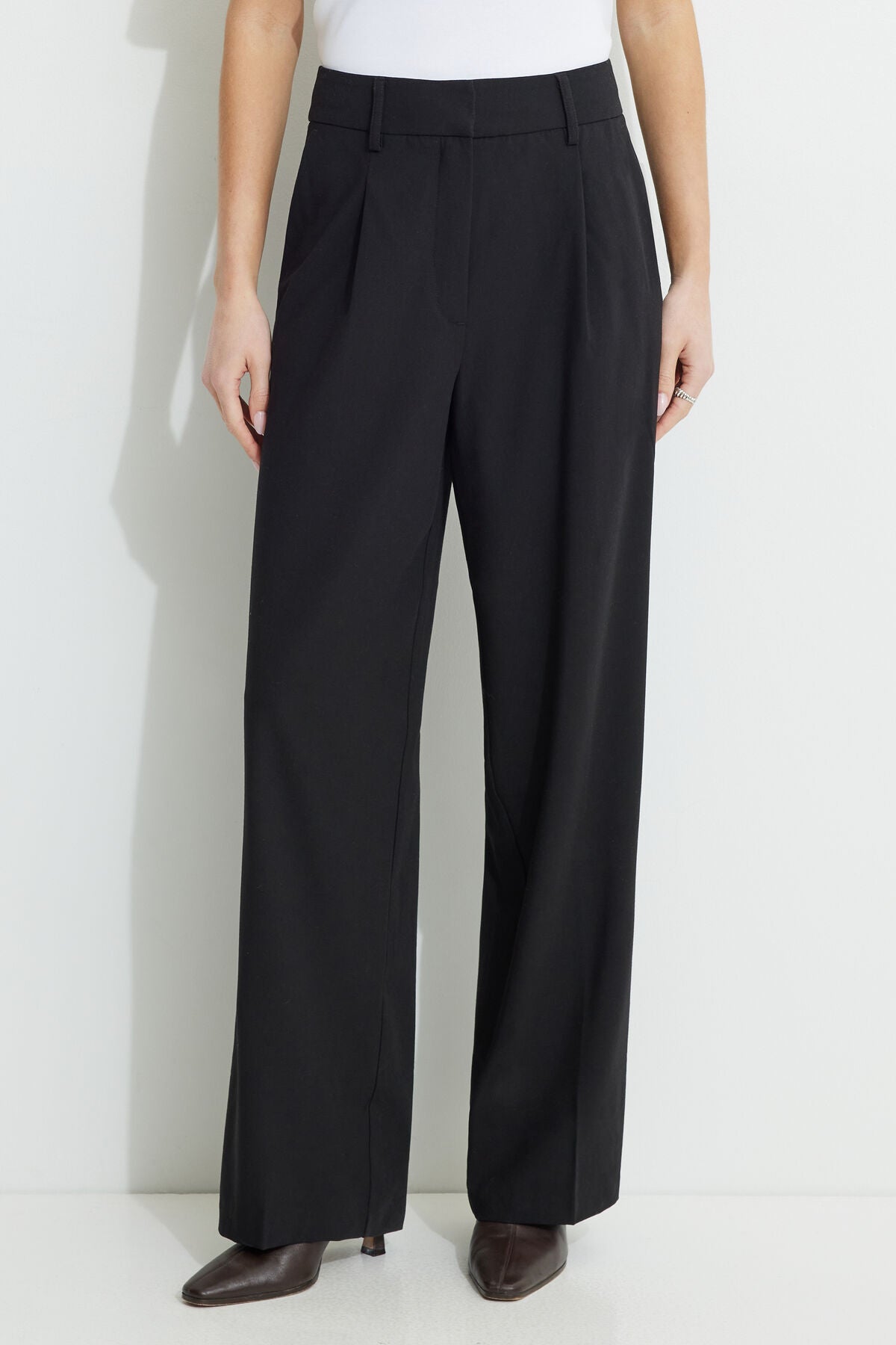 Pantalon droit plissé Sofia