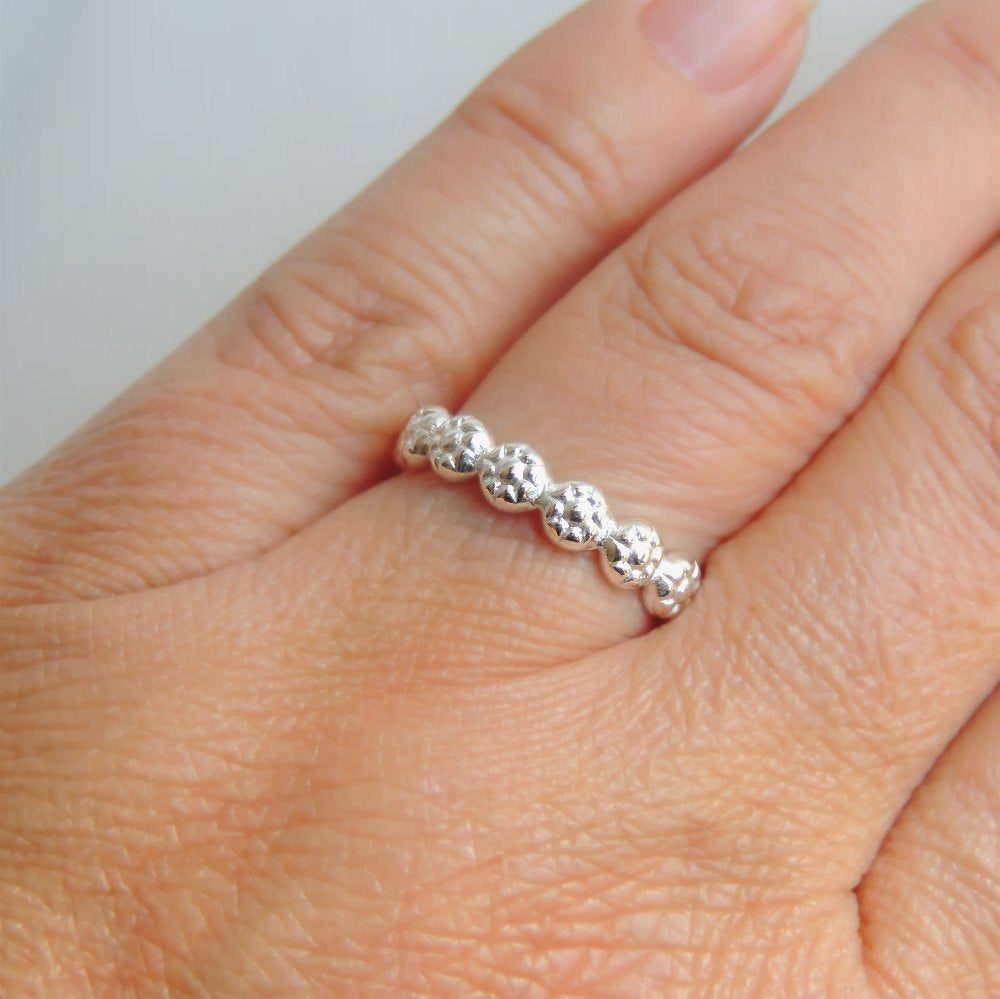 Bague empilable en argent sterling avec marguerite