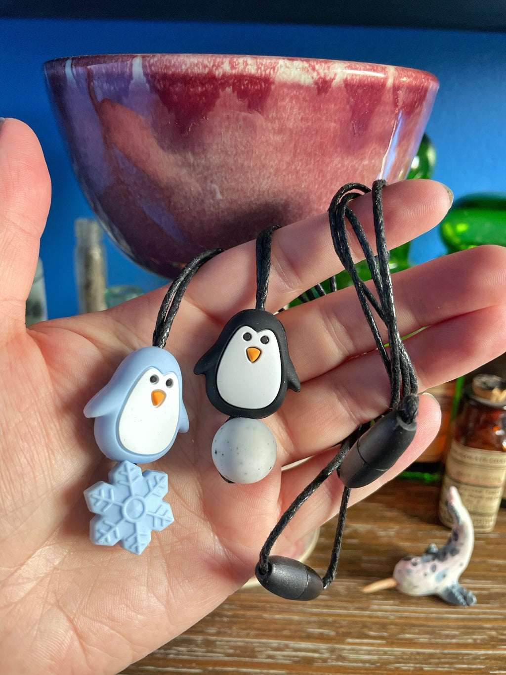 Collier sensoriel à mâcher en forme de pingouin mignon