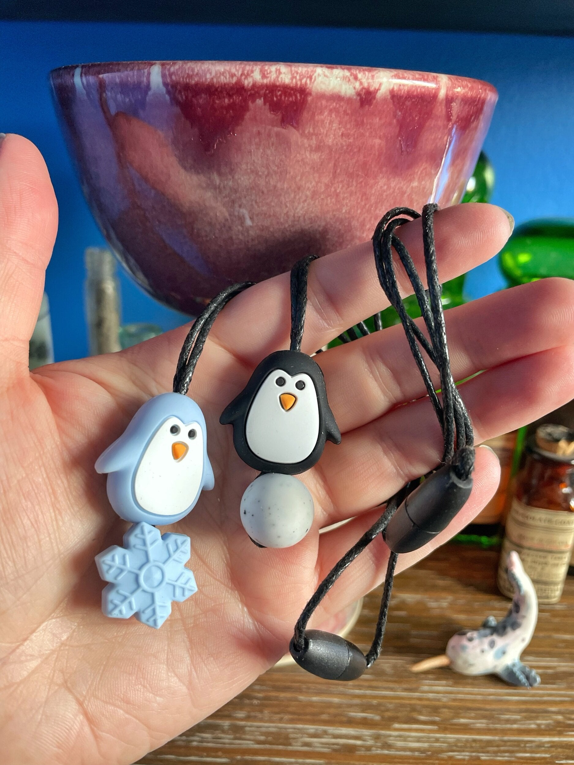 Collier sensoriel à mâcher en forme de pingouin mignon