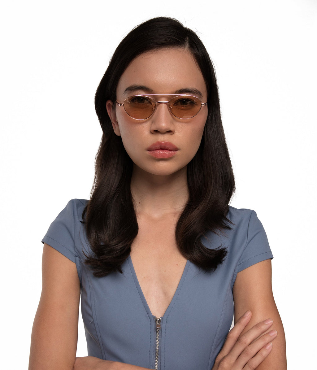 SUZI Oval Sunglasses