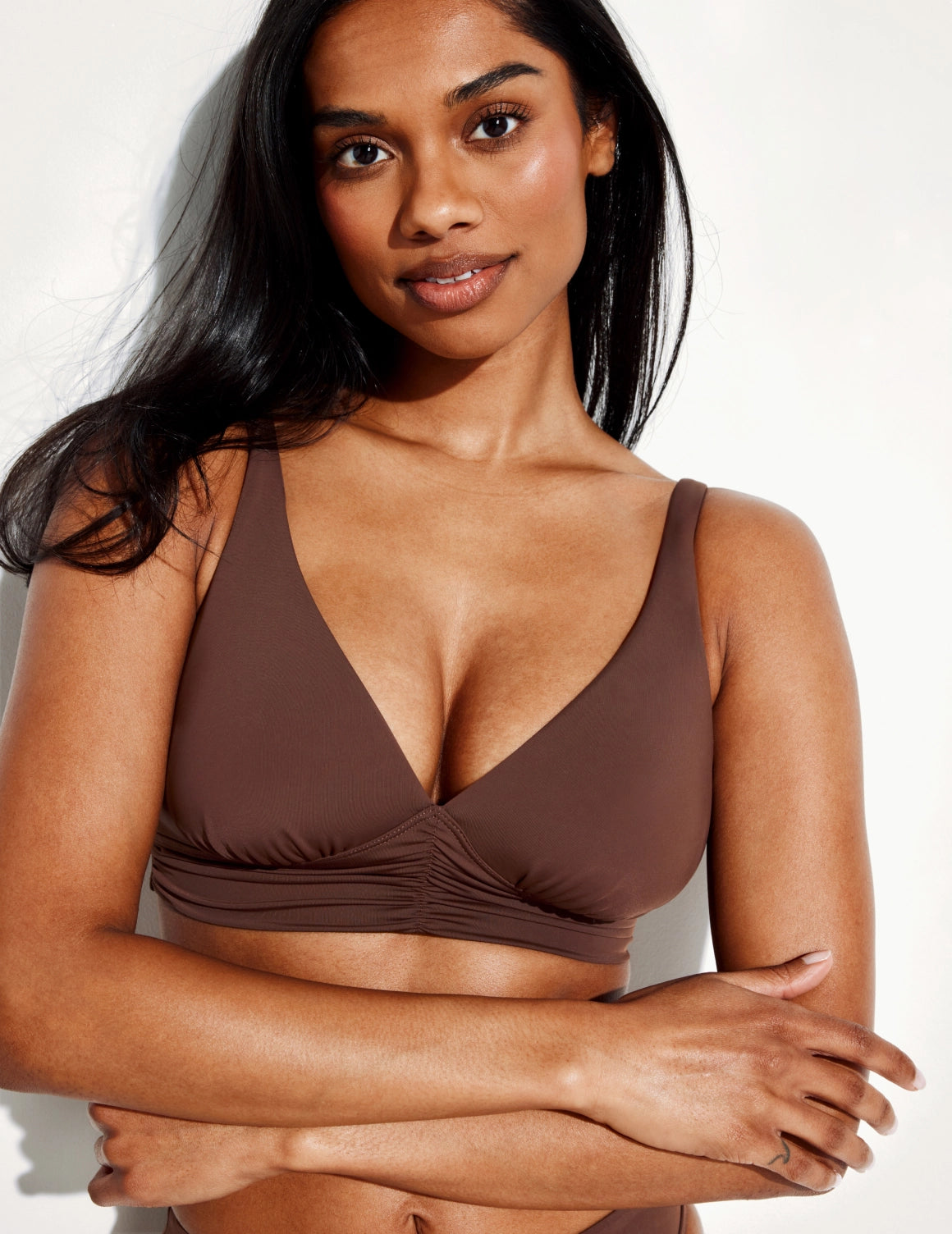 Haut de bikini froncé à décolleté en V profond